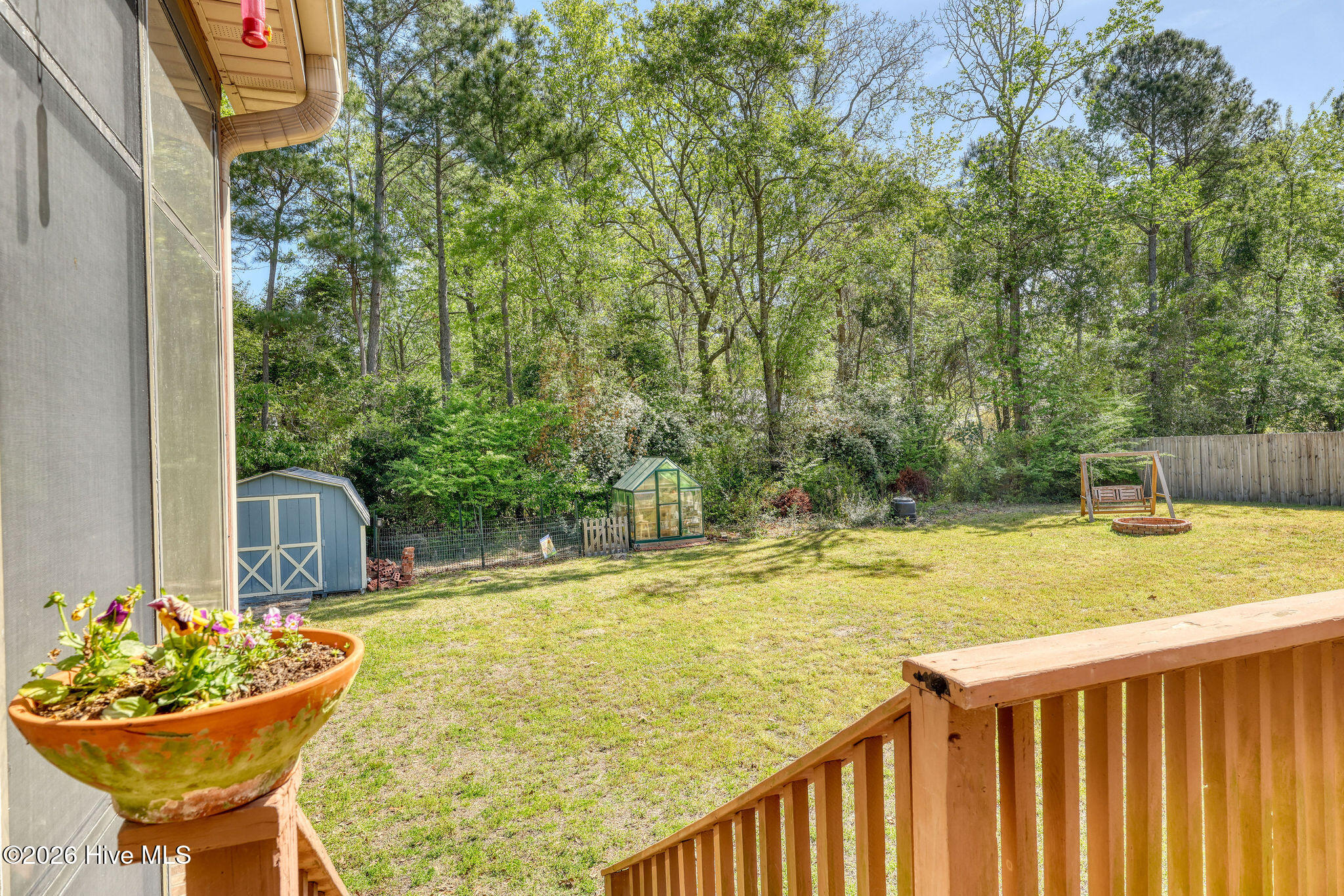 100565672 | Photo 49