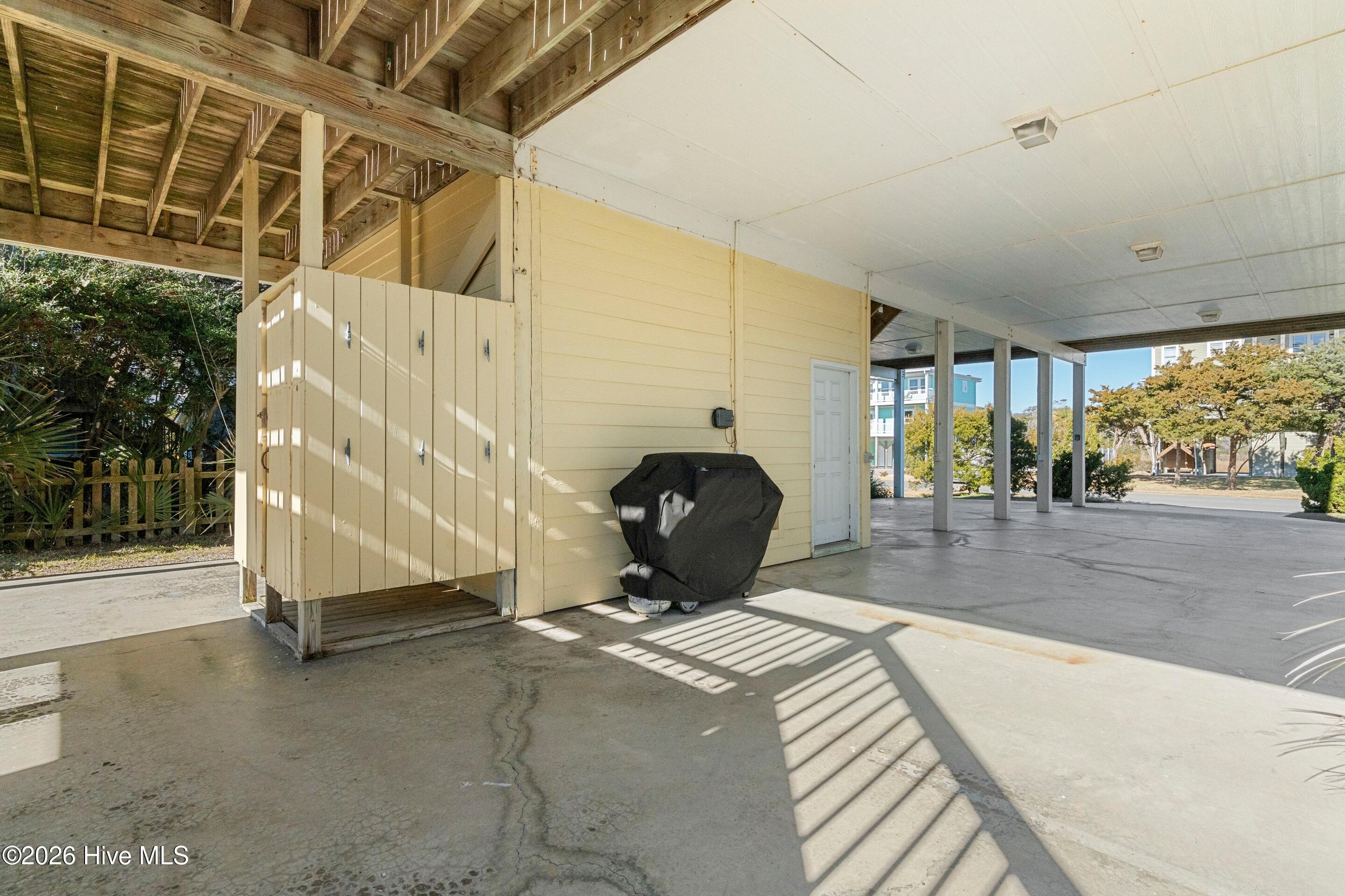 100549309 | Photo 74