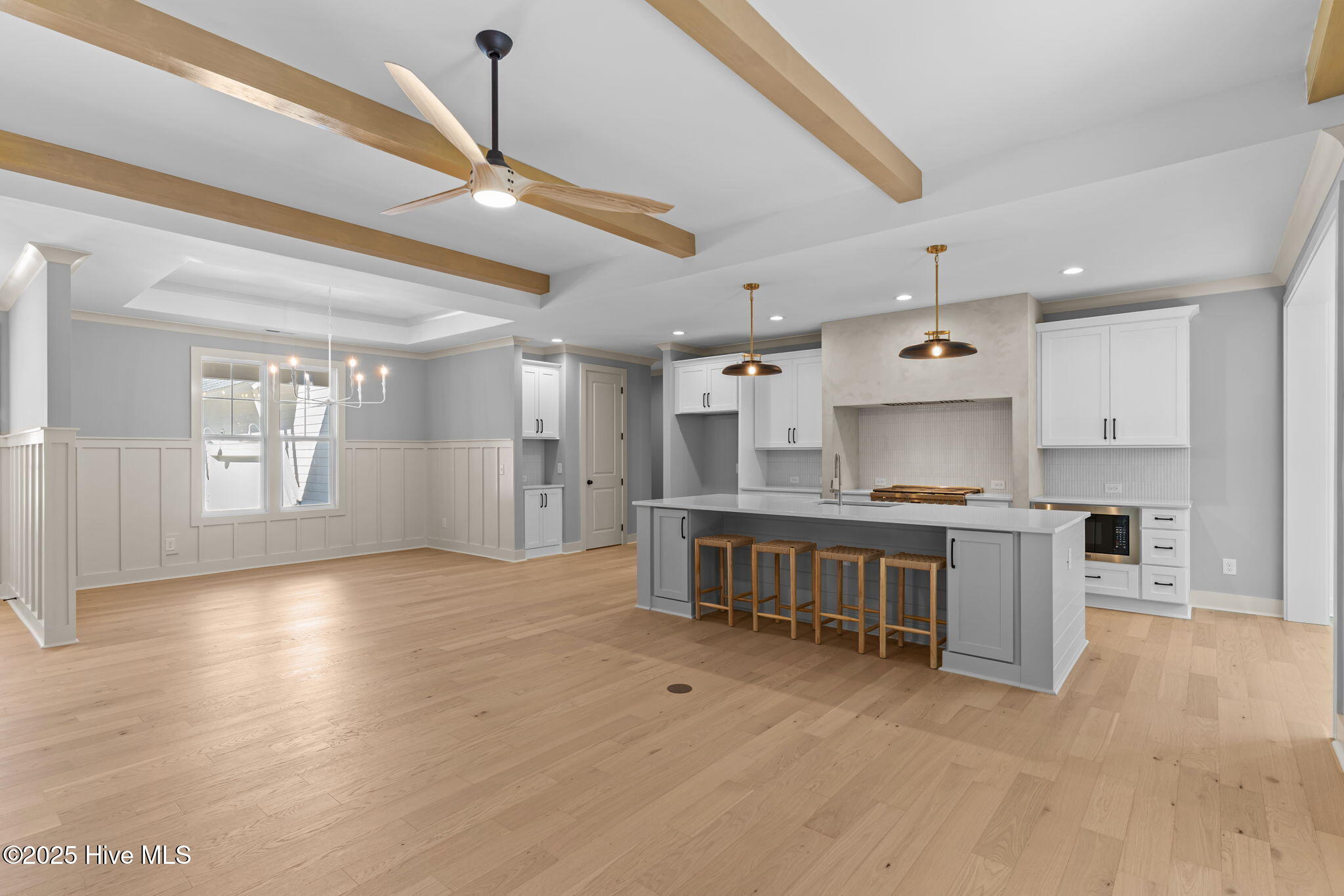 100532688 | Photo 12