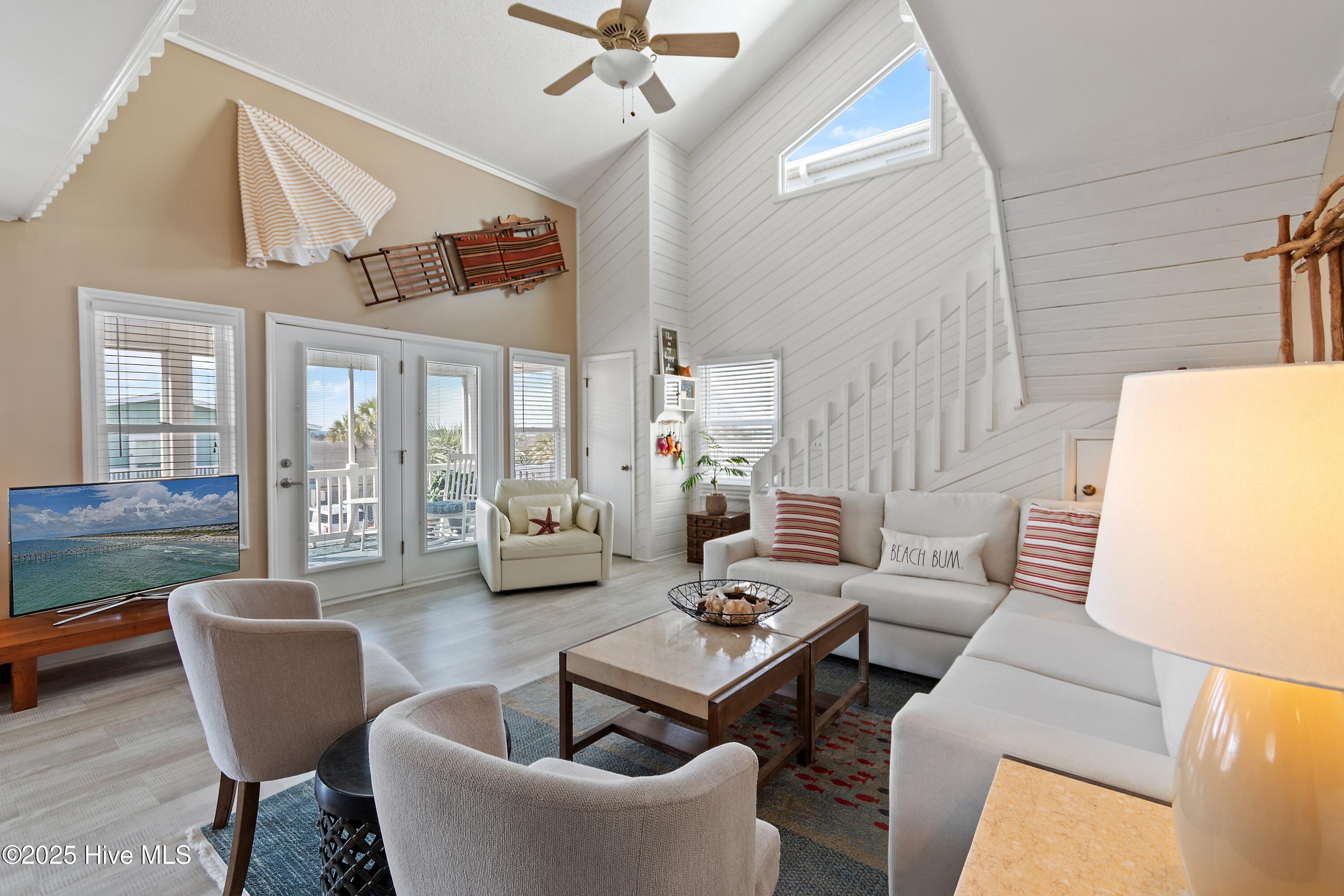 100520604 | Photo 17