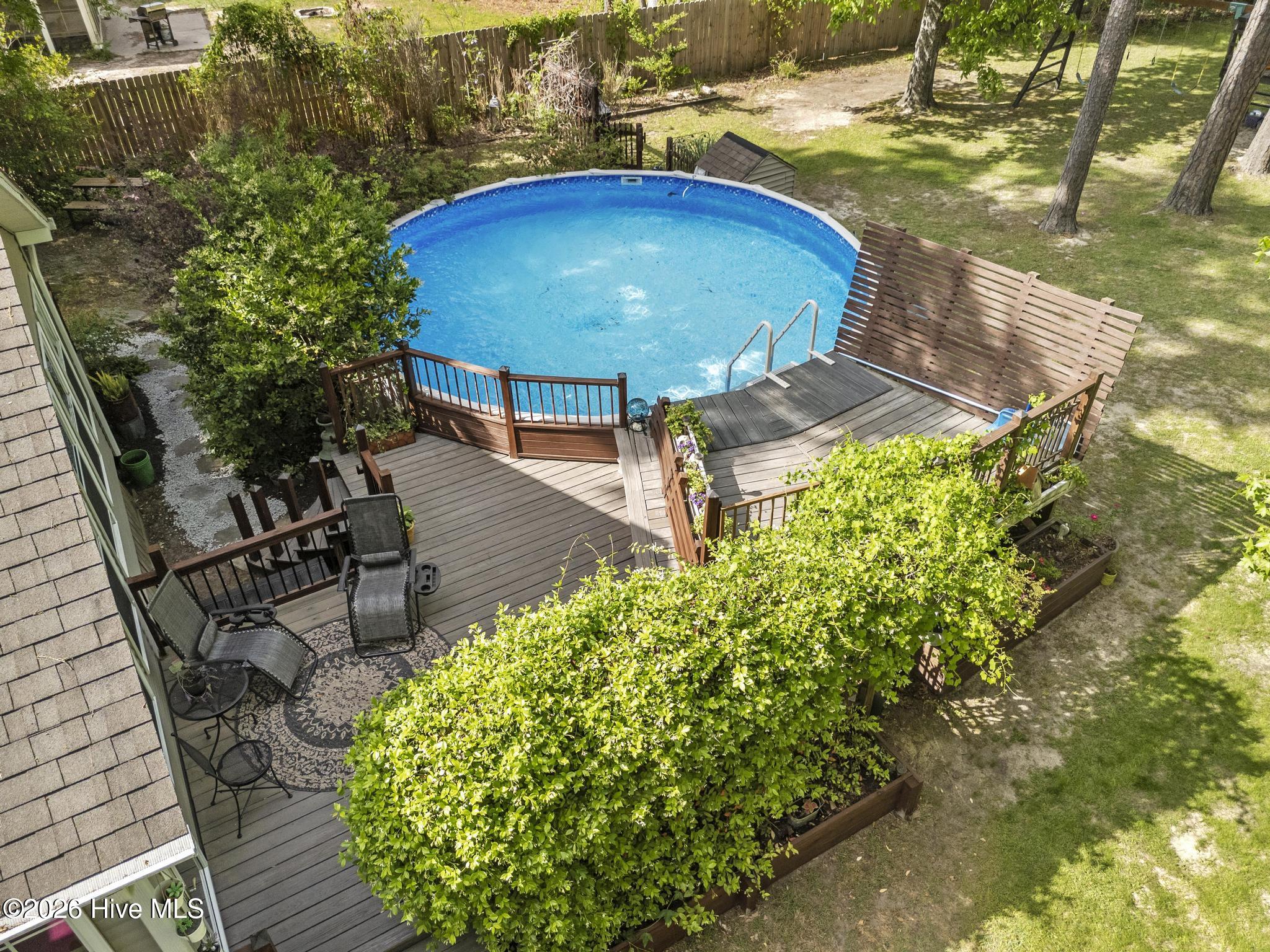 100569223 | Photo 52