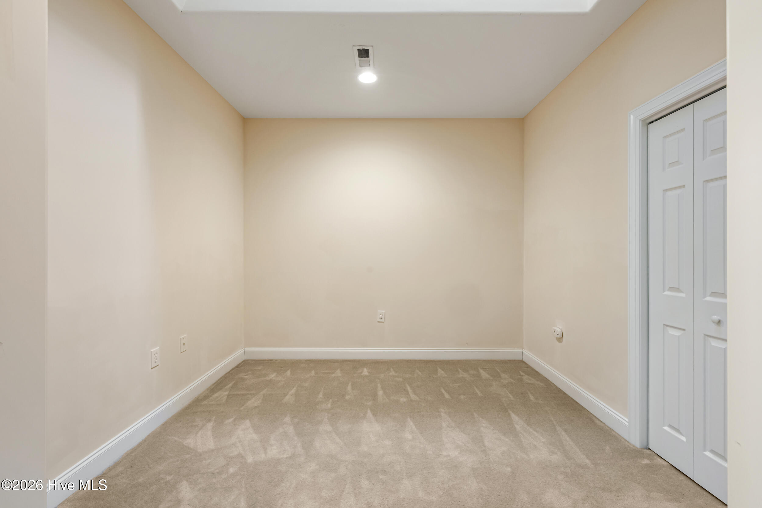 100552325 | Photo 26