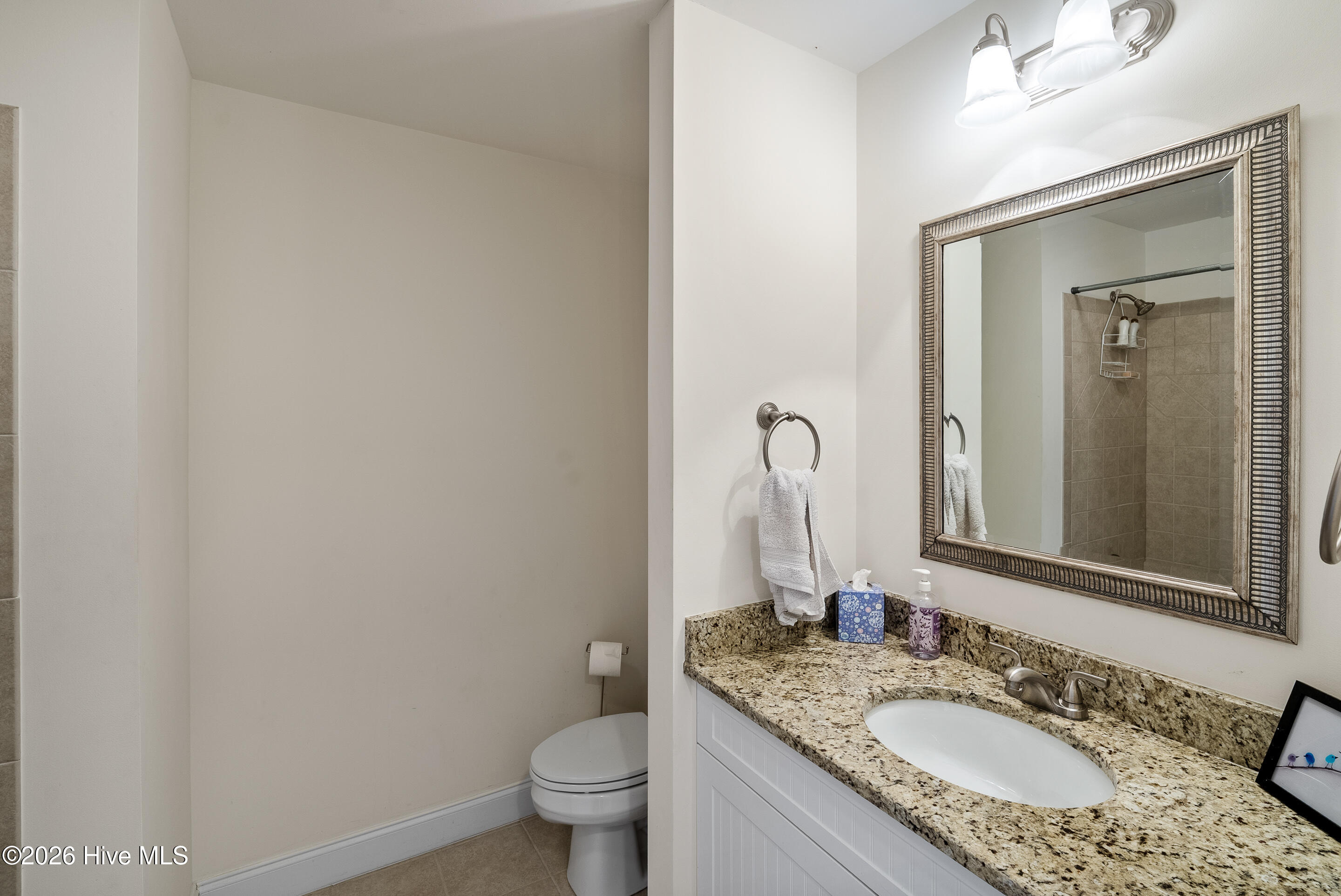 100520830 | Photo 108