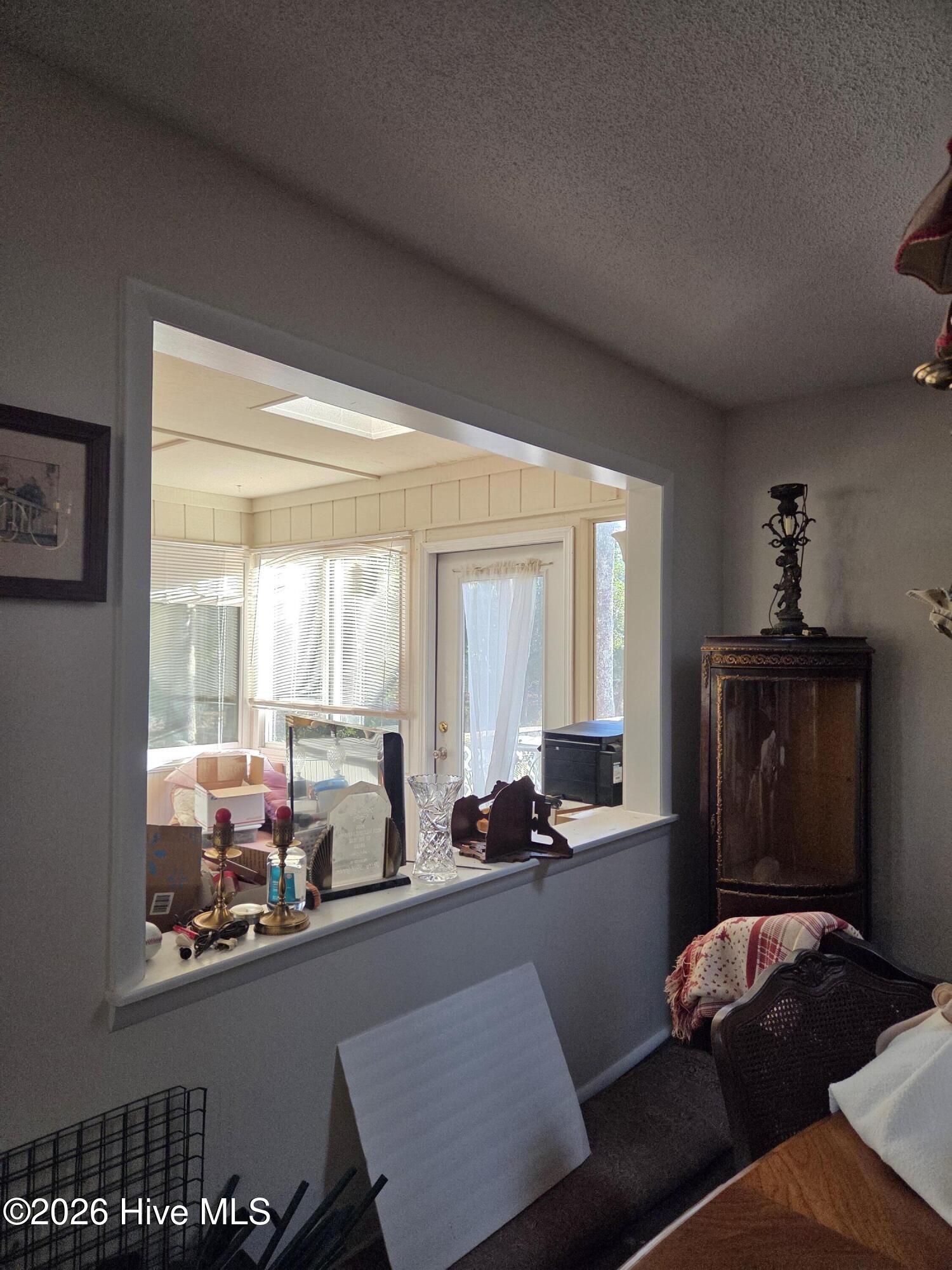 100550366 | Photo 15