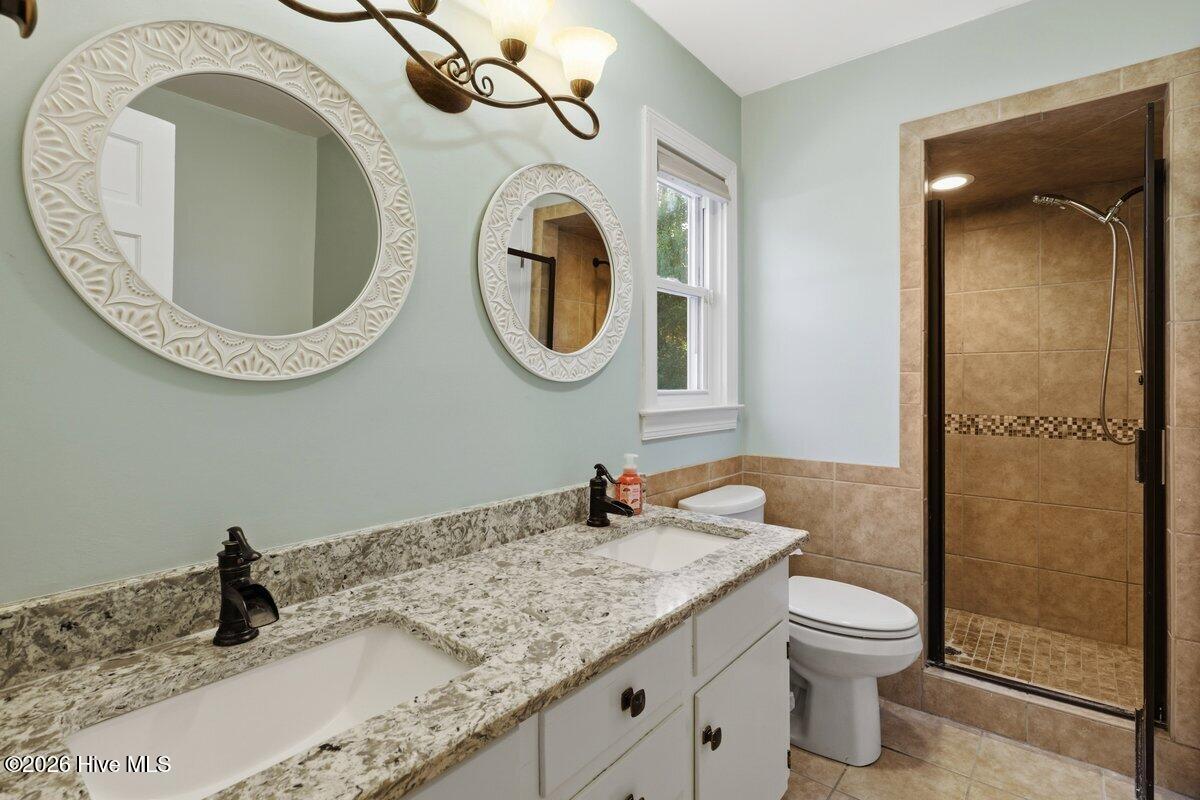 401 Yearling Dr Primary Bathroom 2