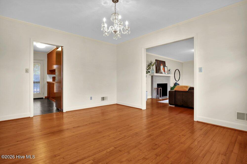 100522690 | Photo 14