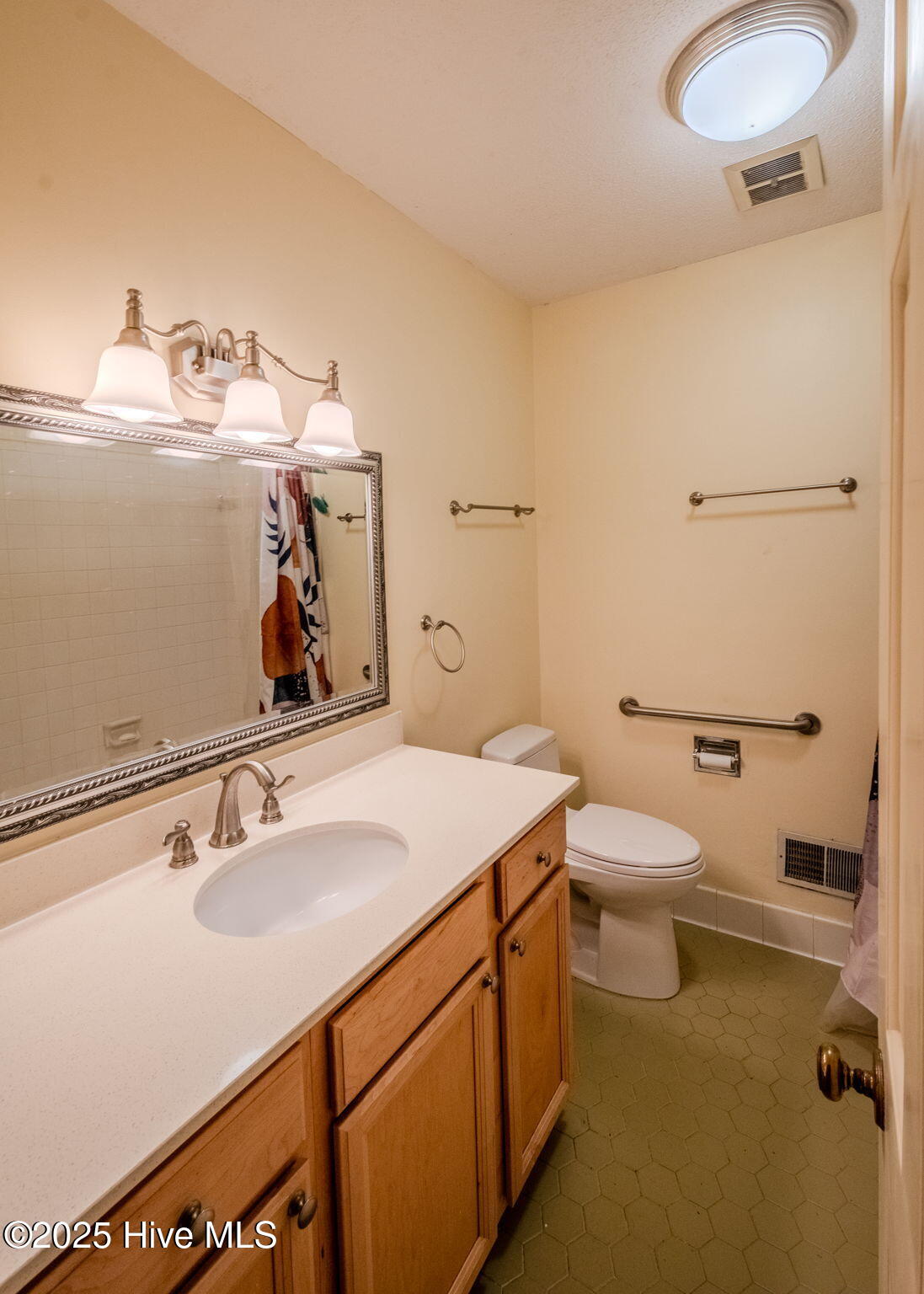 100521398 | Photo 12