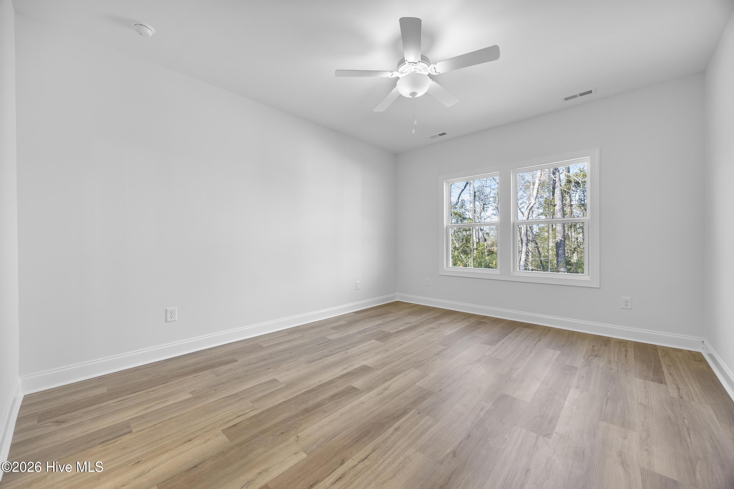 100527051 | Photo 32