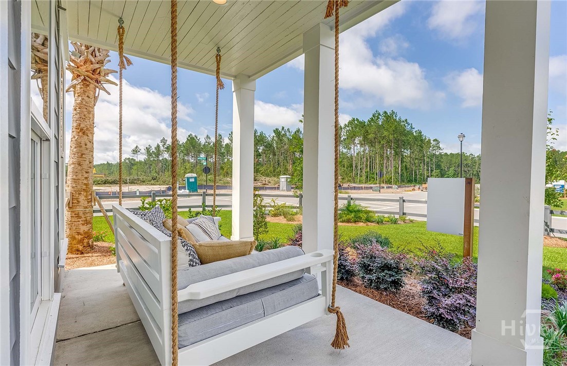 Pictures, photographs, colors, features, and sizes are for illustration purposes only and will vary from the homes as built.