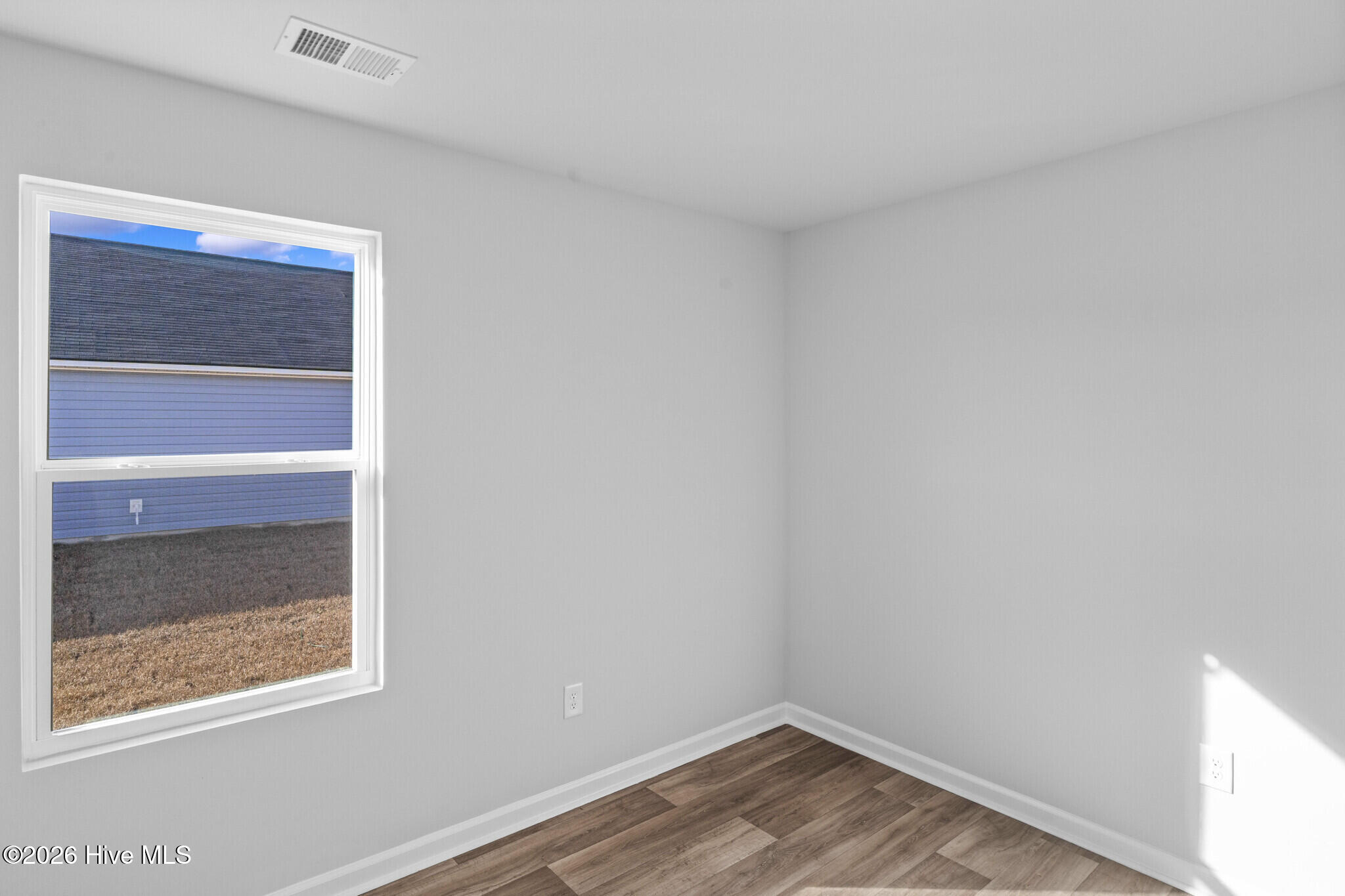 100545791 | Photo 16