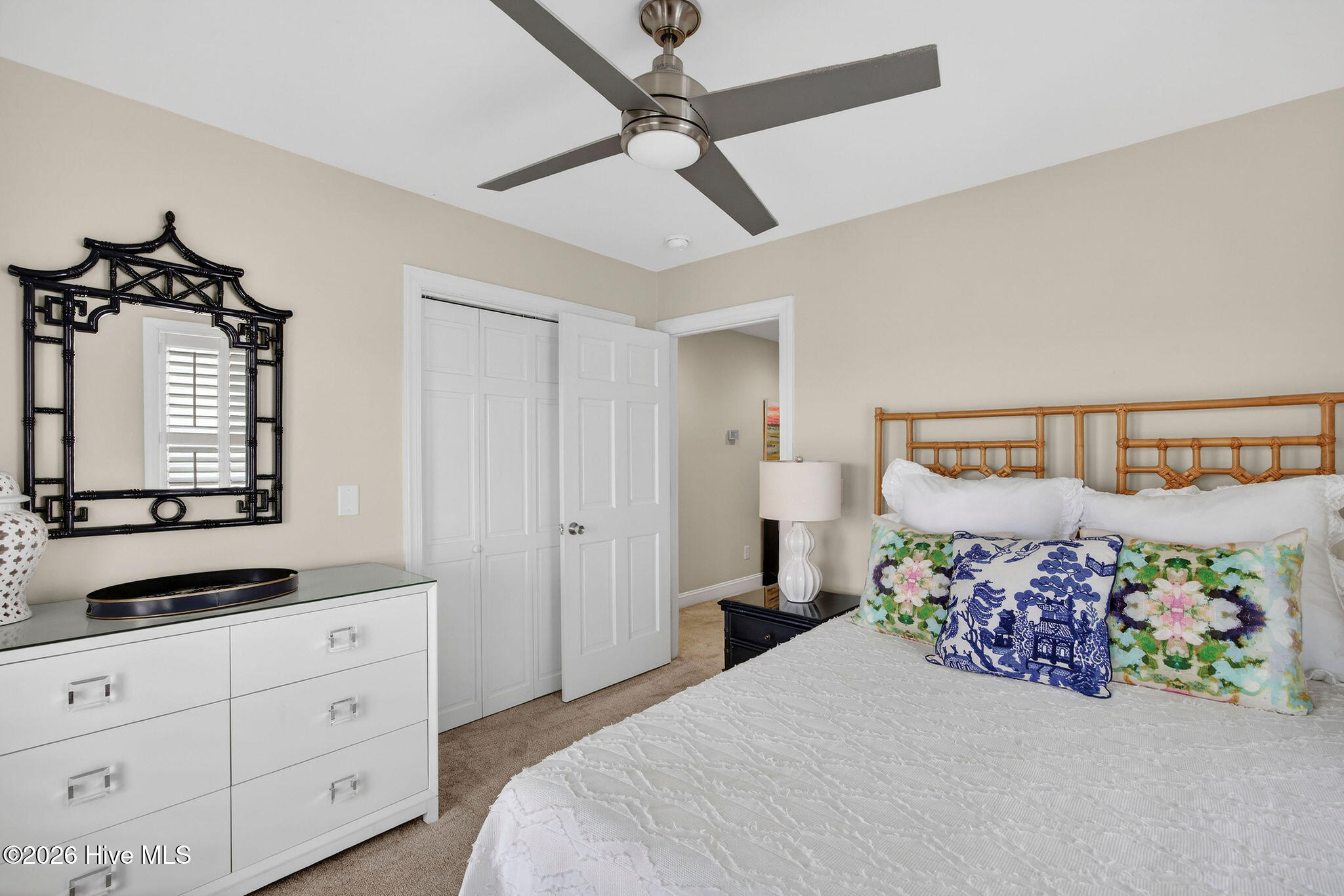 100558611 | Photo 58