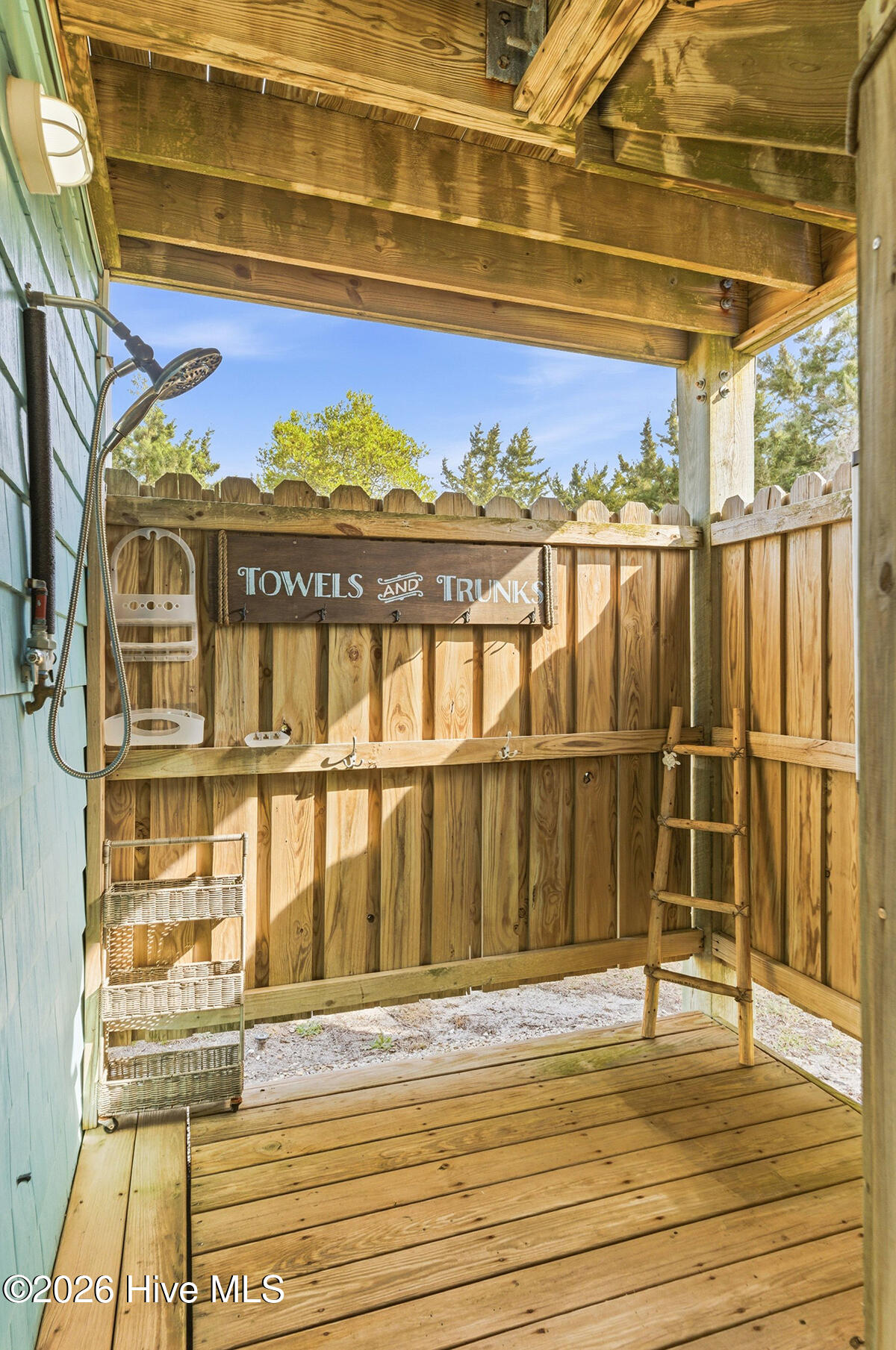 100566384 | Photo 41