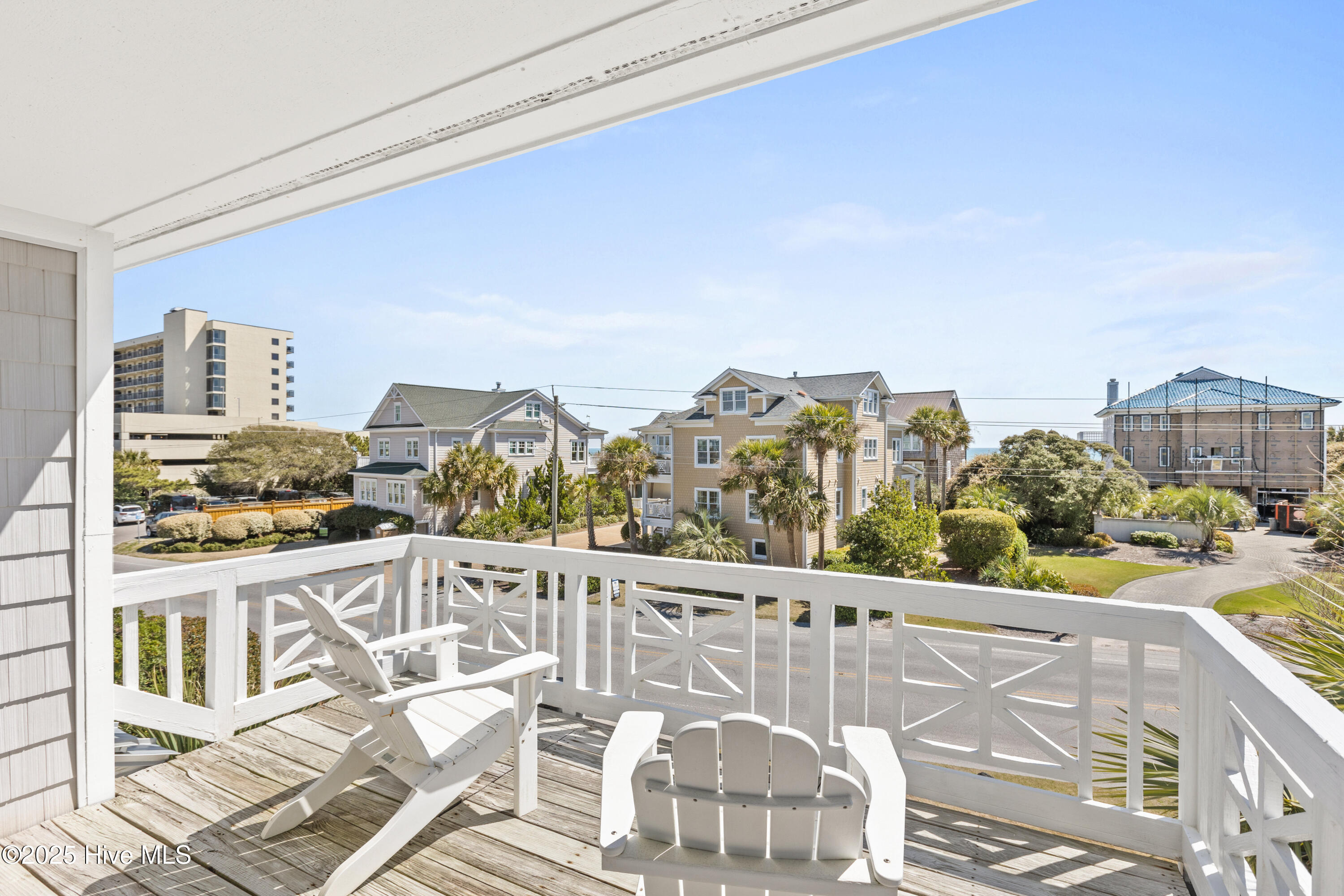 100497696 | Photo 14