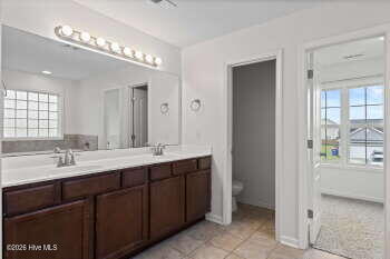 100548839 | Photo 25