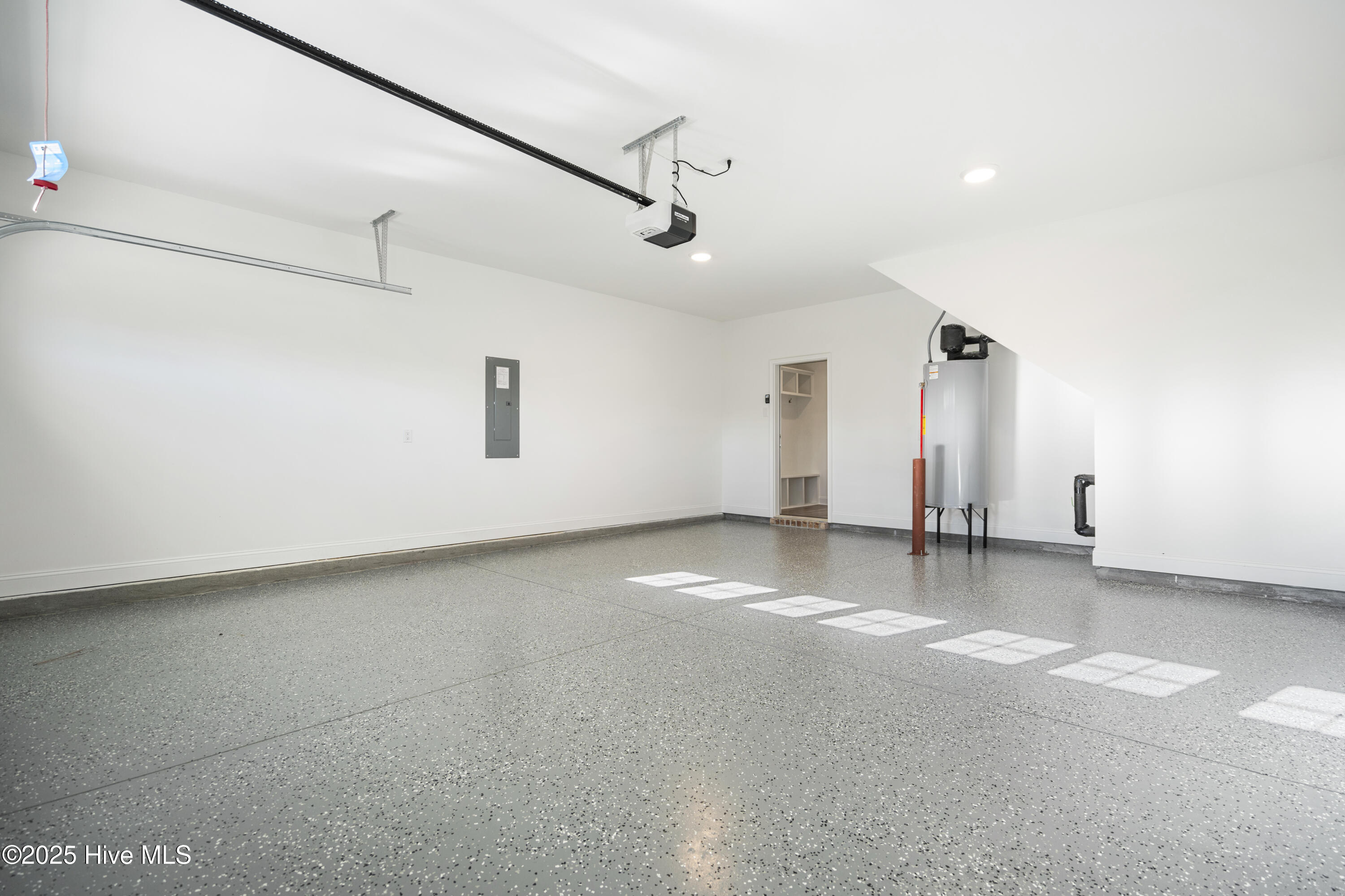 100493135 | Photo 52