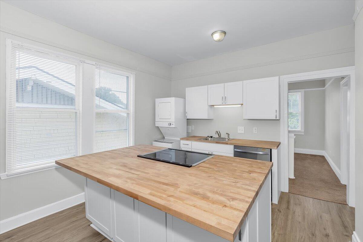 06-211 Broad St Interior-4