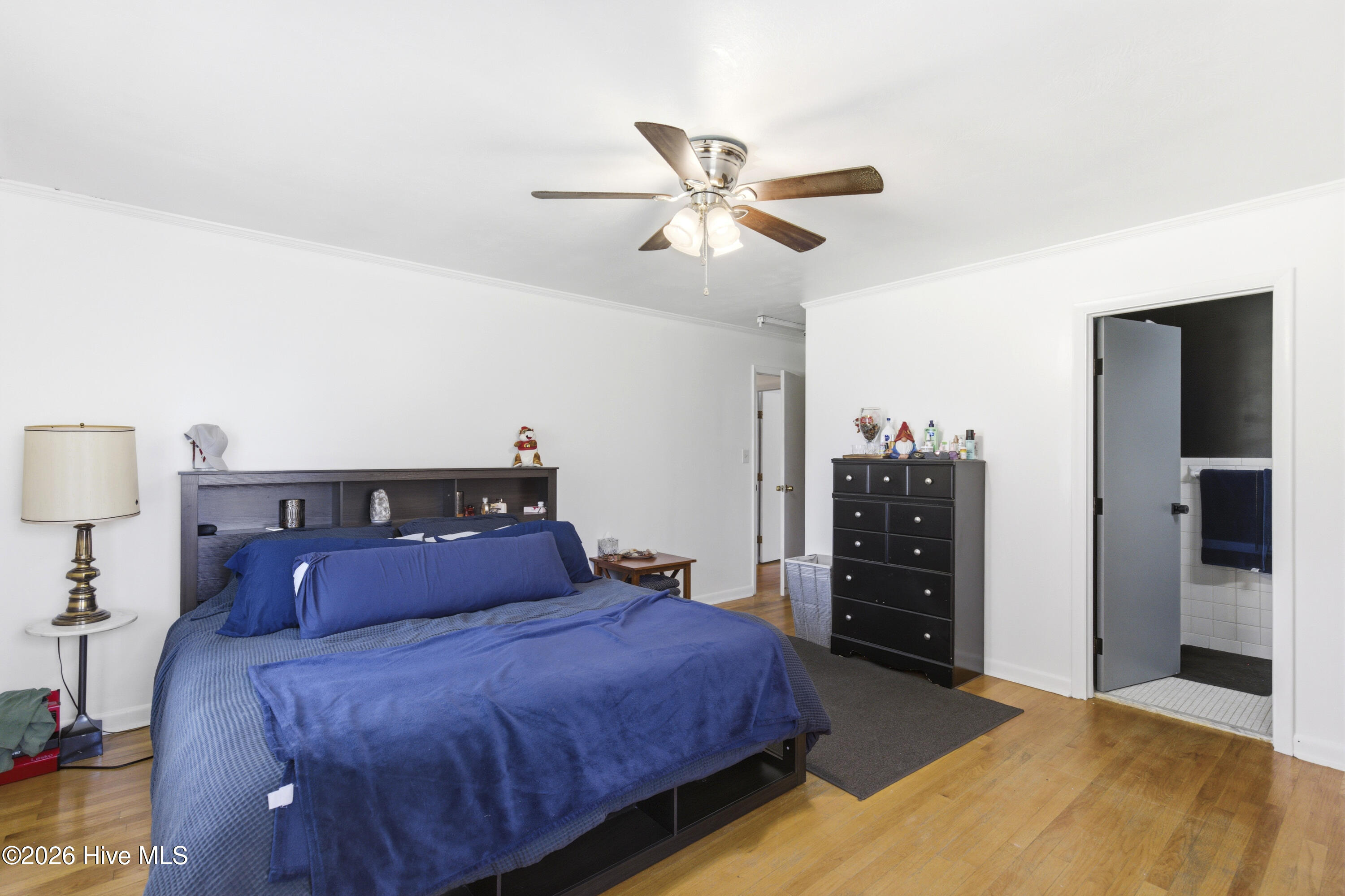 100561797 | Photo 30