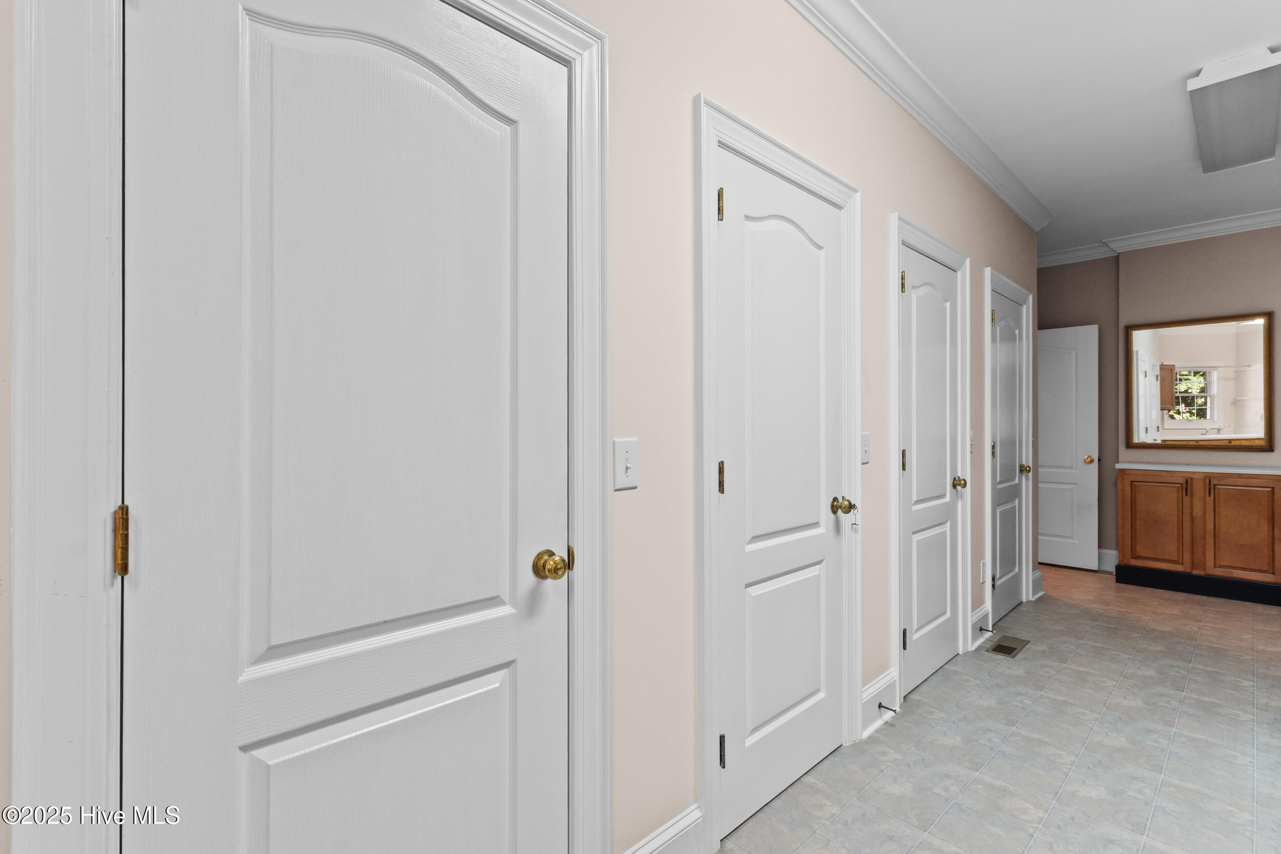 100516126 | Photo 35