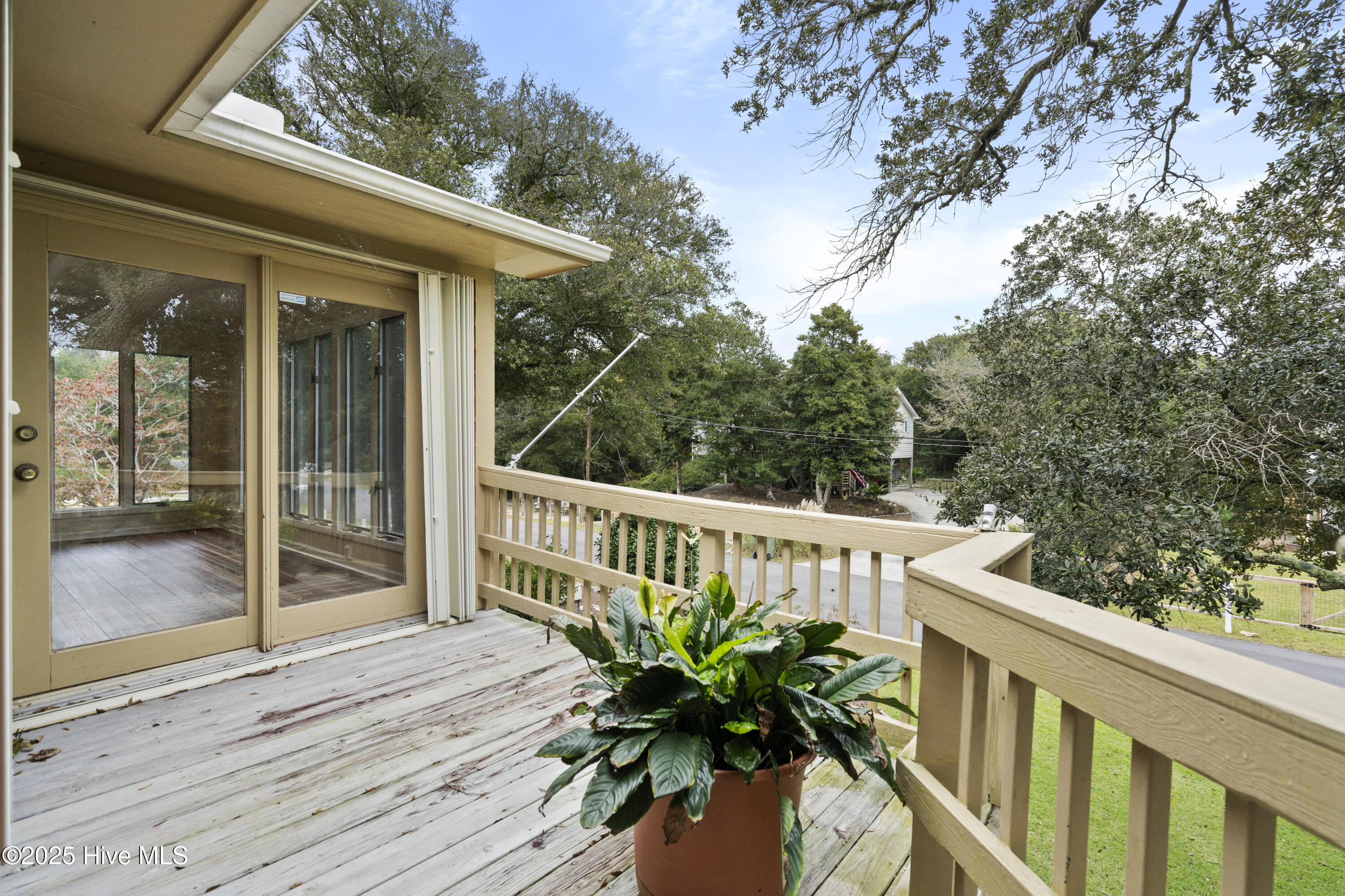 100540990 | Photo 72