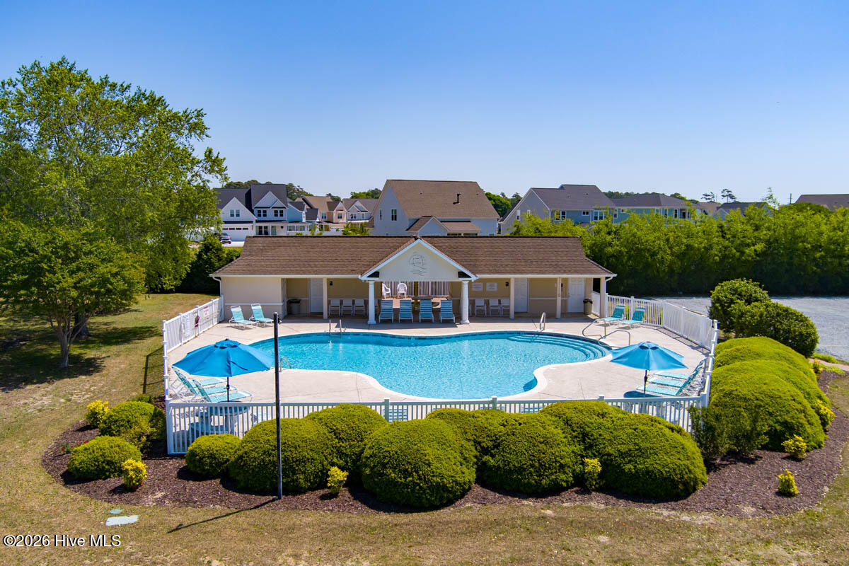 100569264 | Photo 63