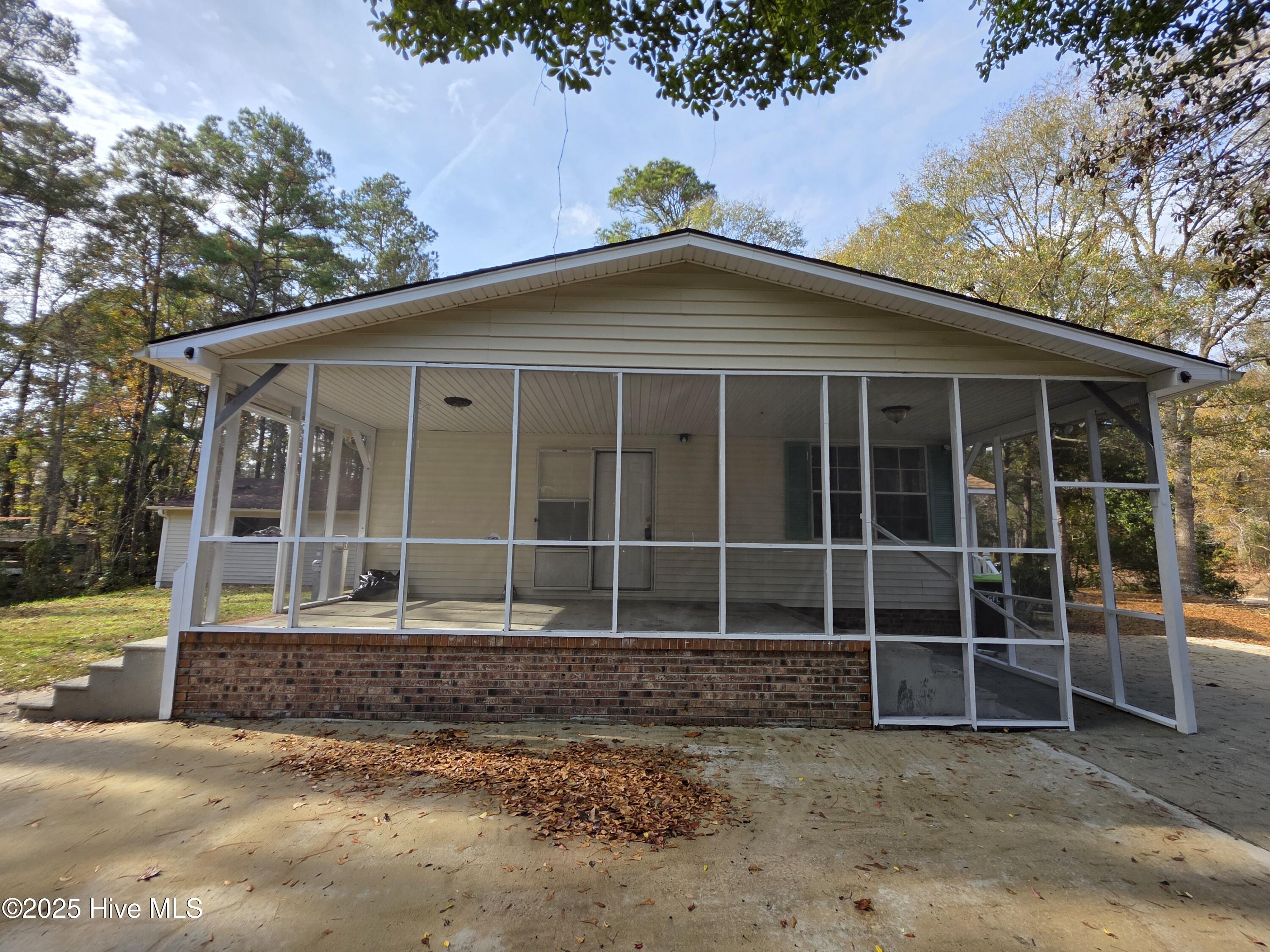 100543220 | Photo 24