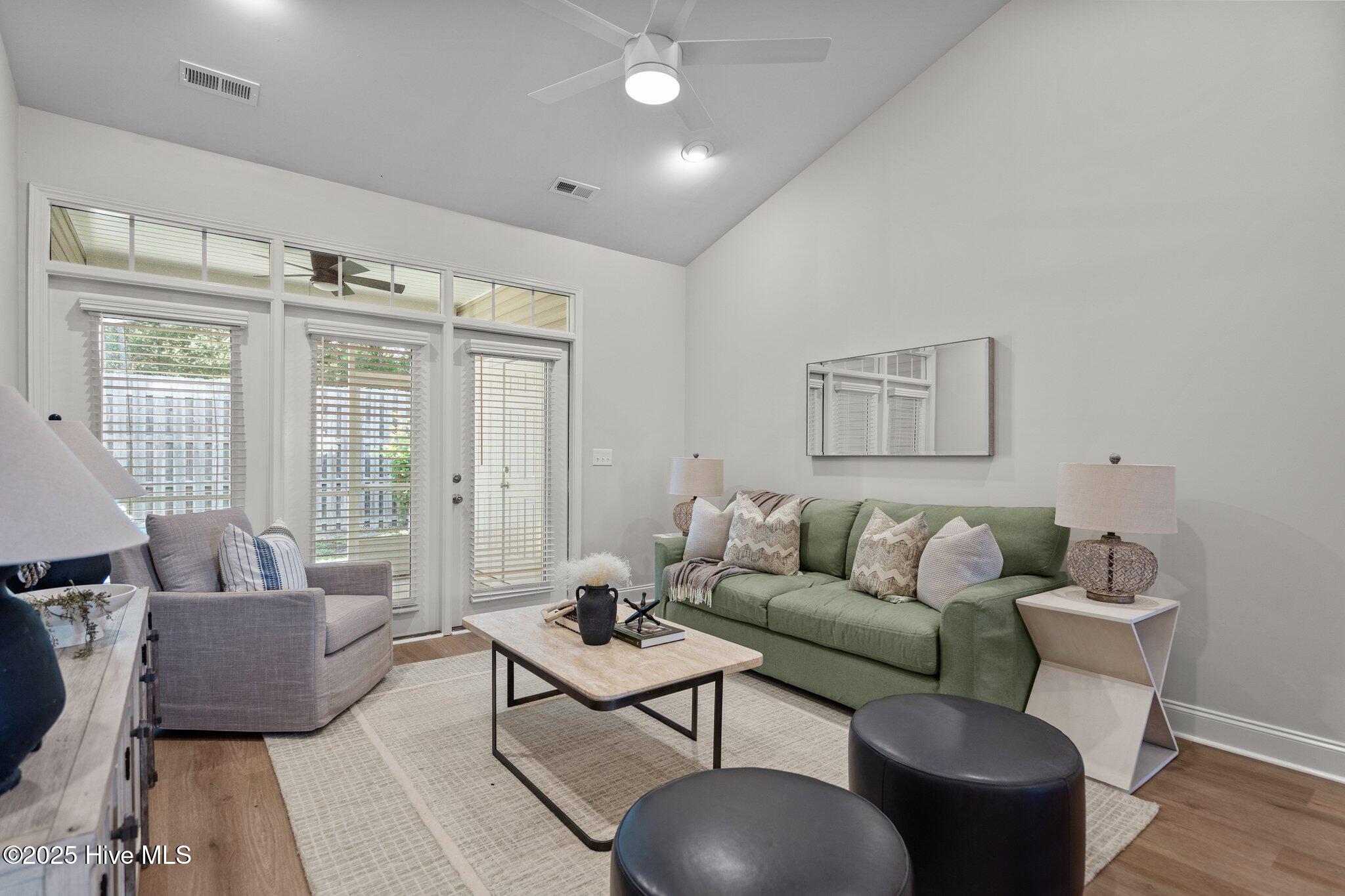 100514871 | Photo 11