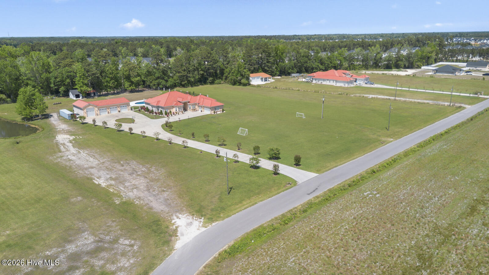 100546022 | Photo 95