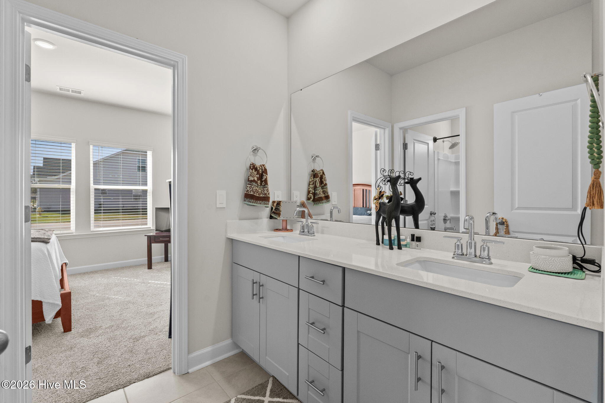 100563775 | Photo 28