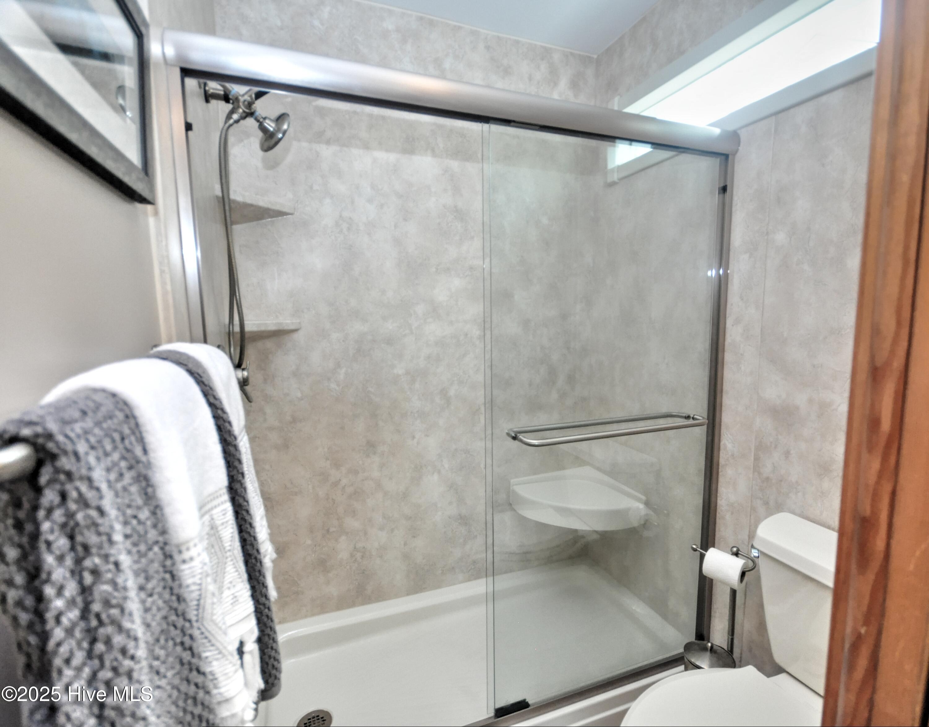 100526298 | Photo 29