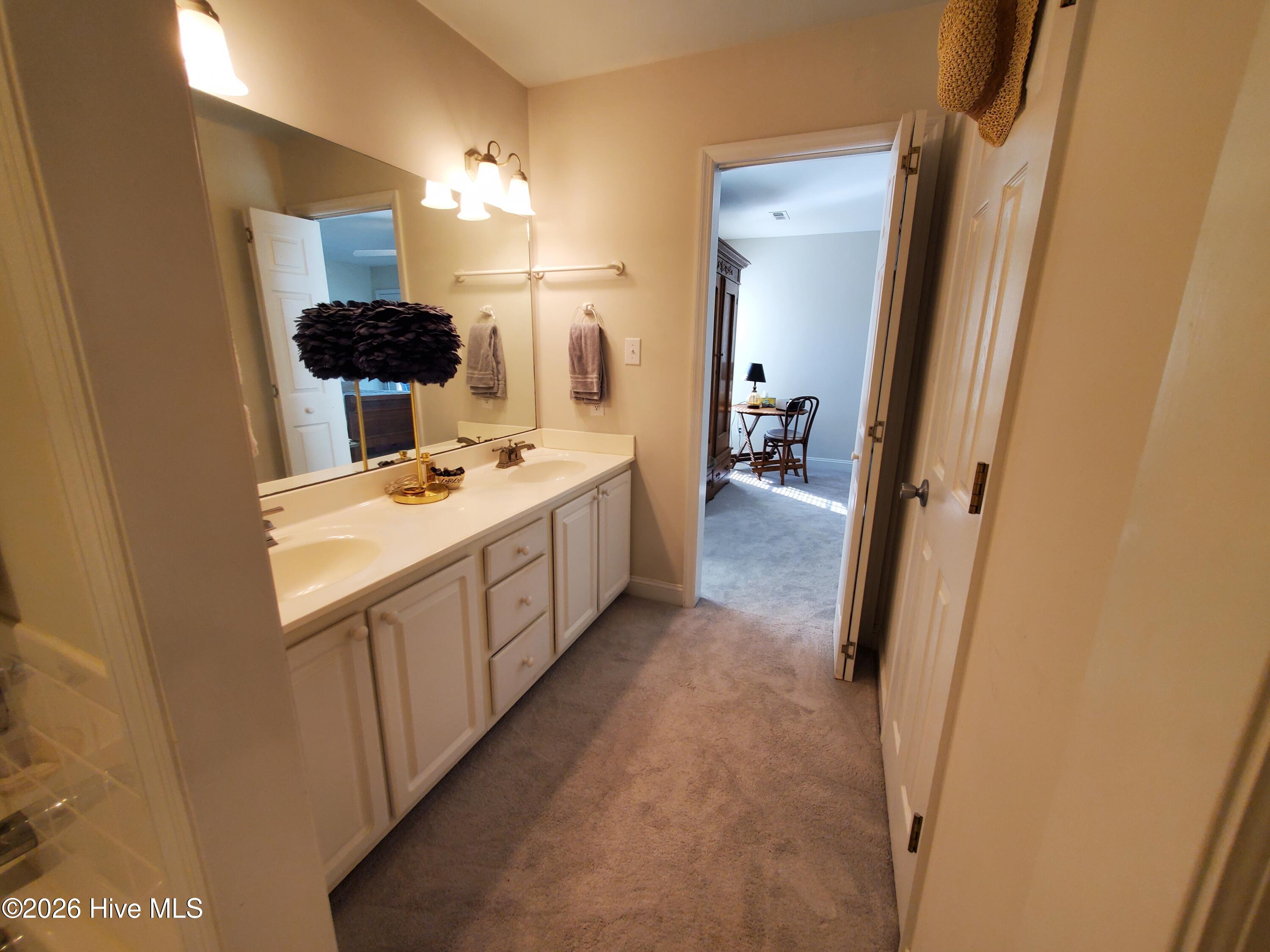 100560491 | Photo 60