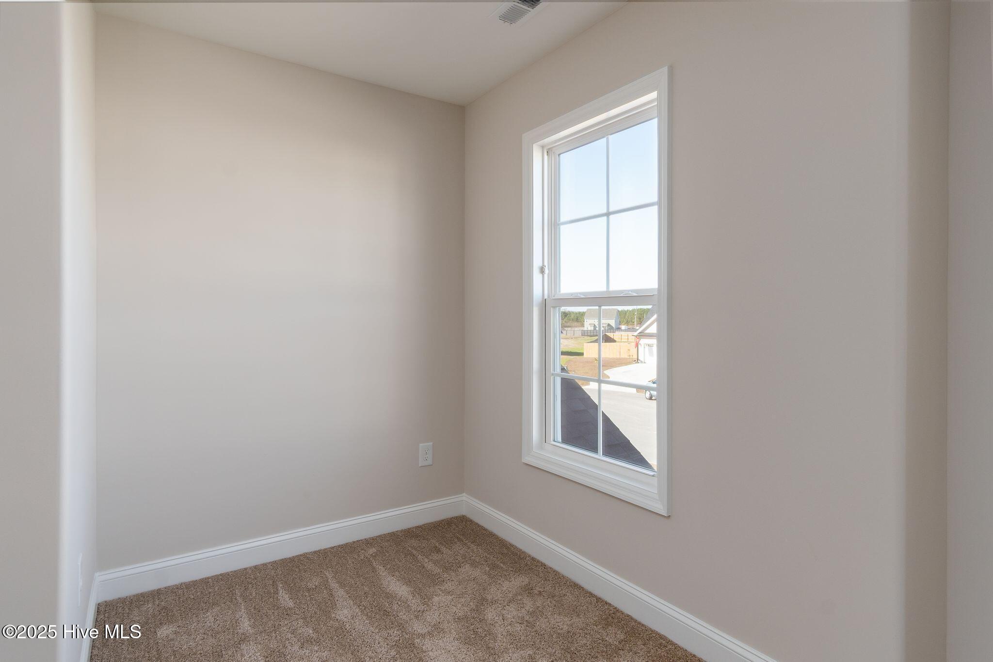 100531004 | Photo 33