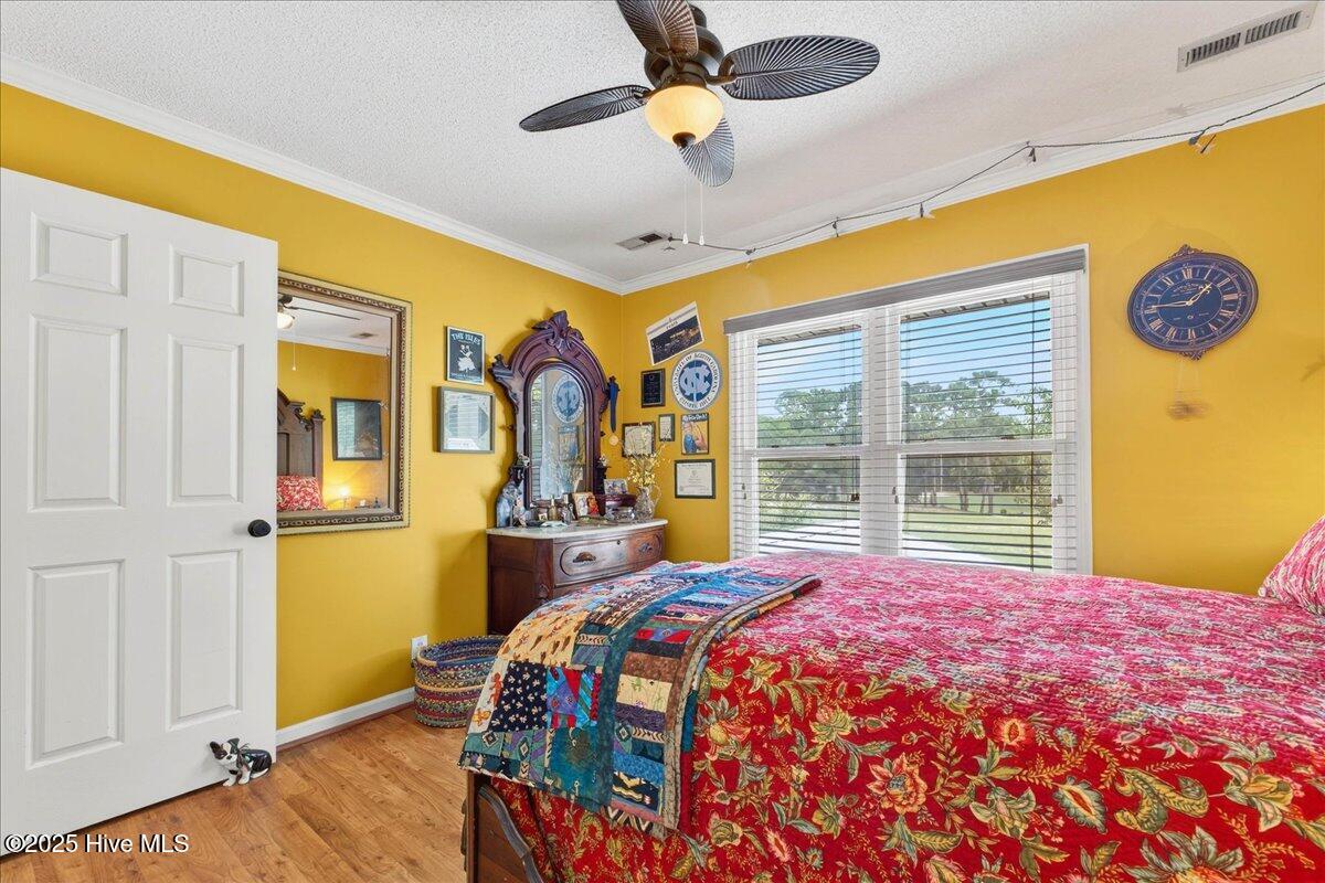 100517839 | Photo 62