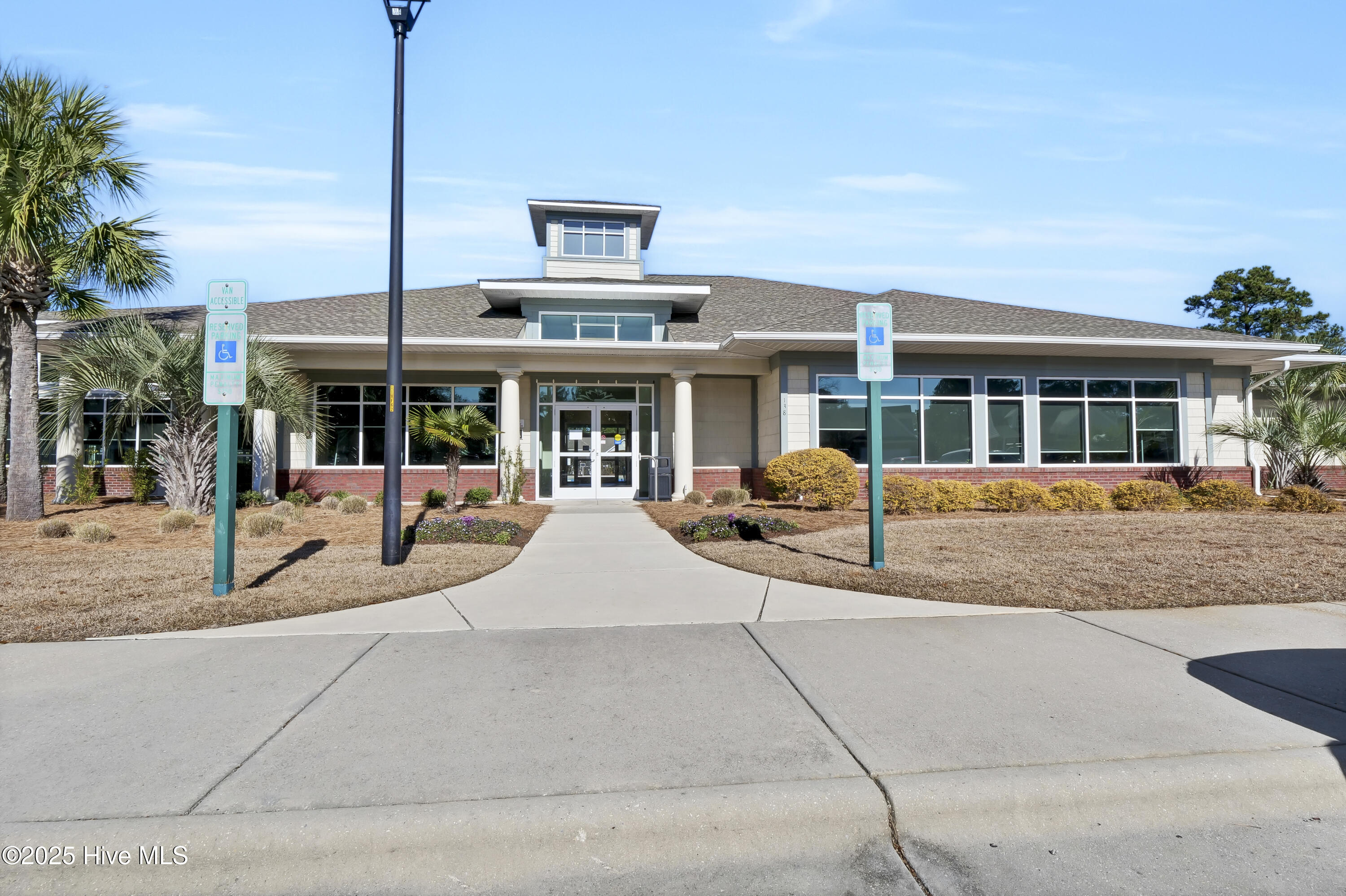 100510157 | Photo 32