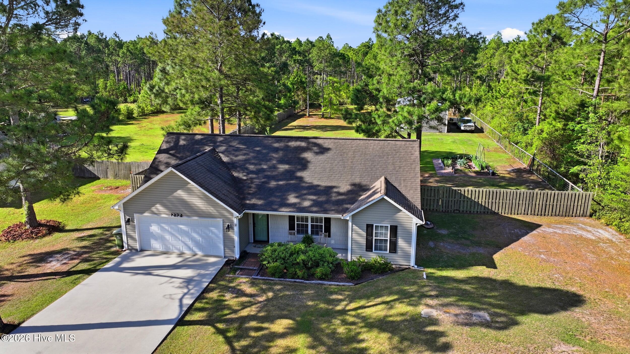 100569719 | Photo 43