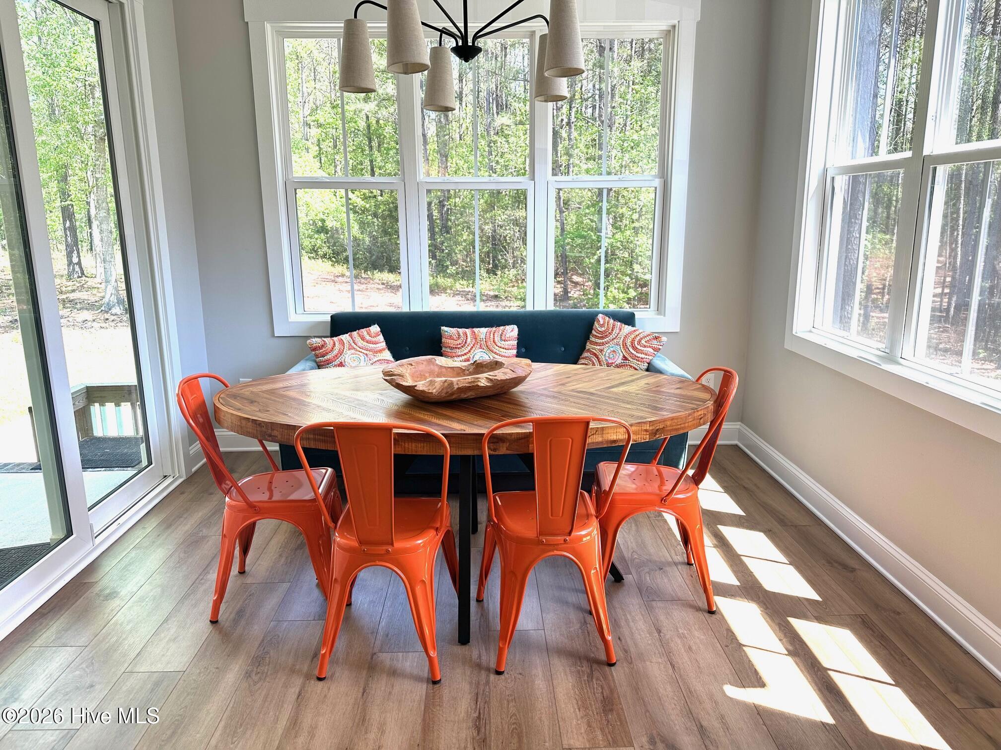 100565130 | Photo 12