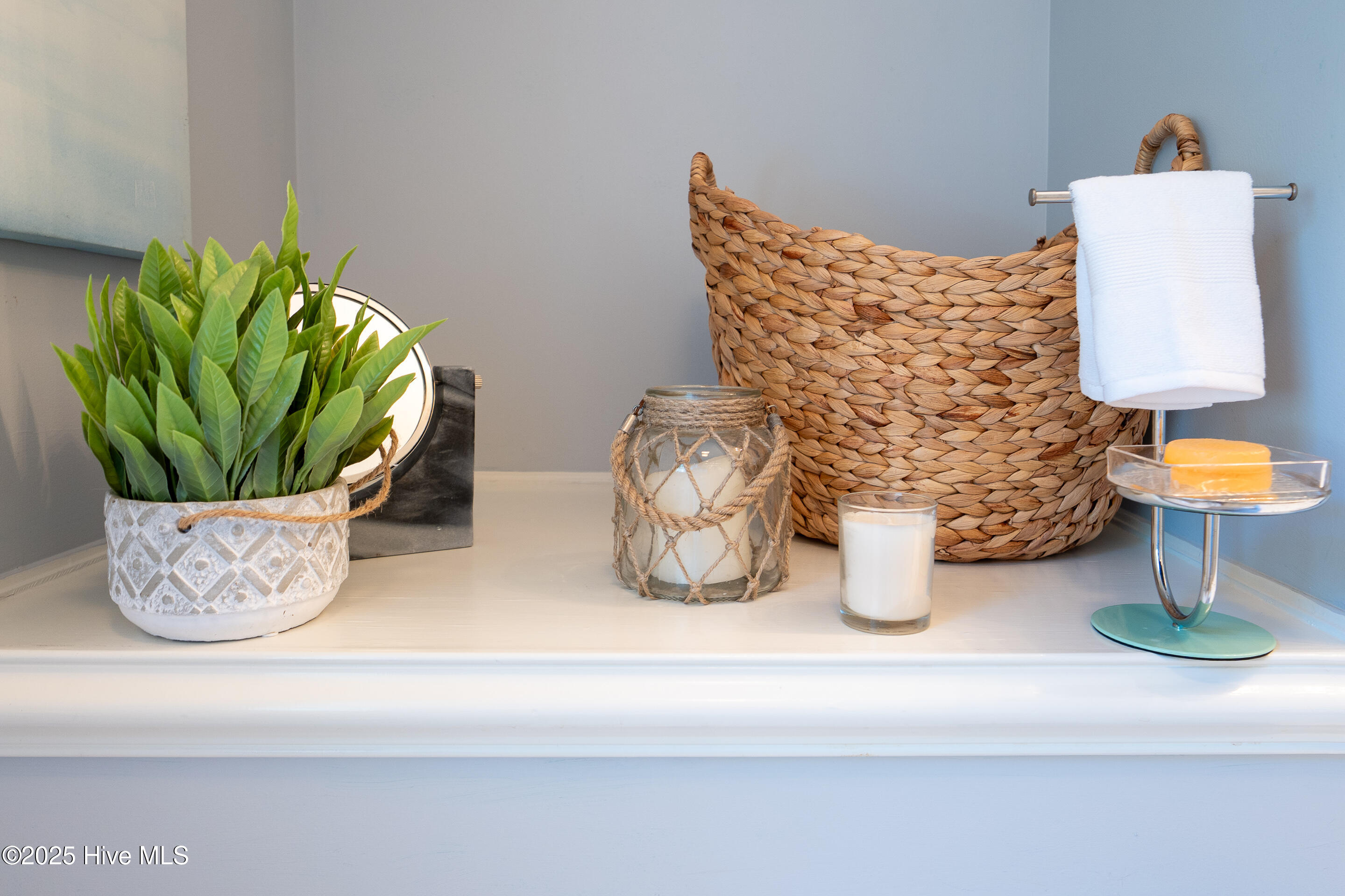 100534537 | Photo 33