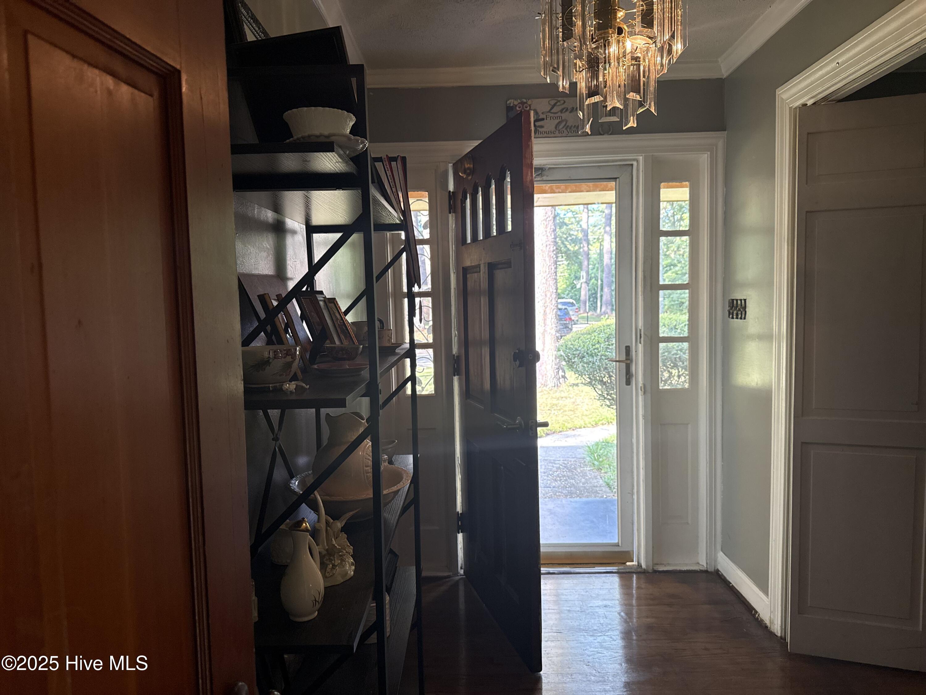 3_photo-1209-charles-drive