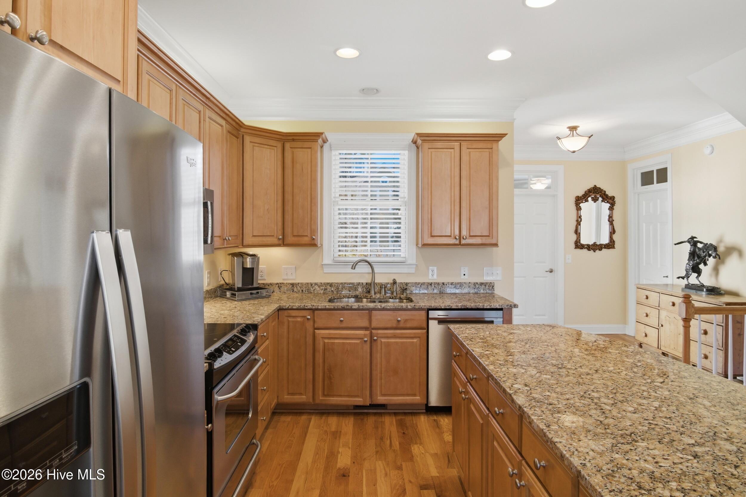 100547081 | Photo 12