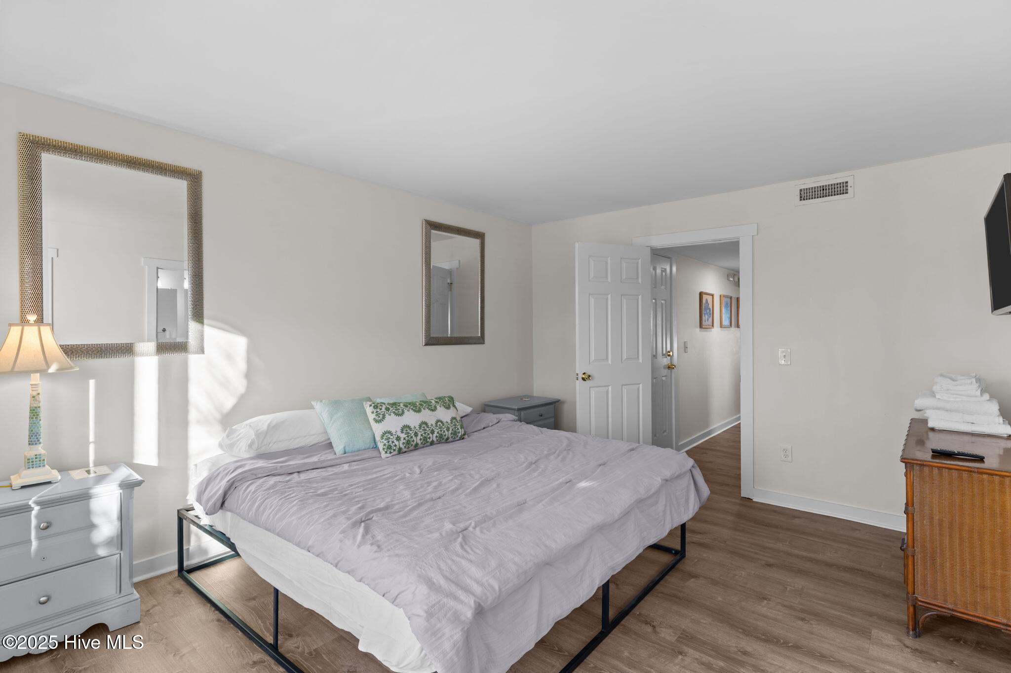 100534887 | Photo 31