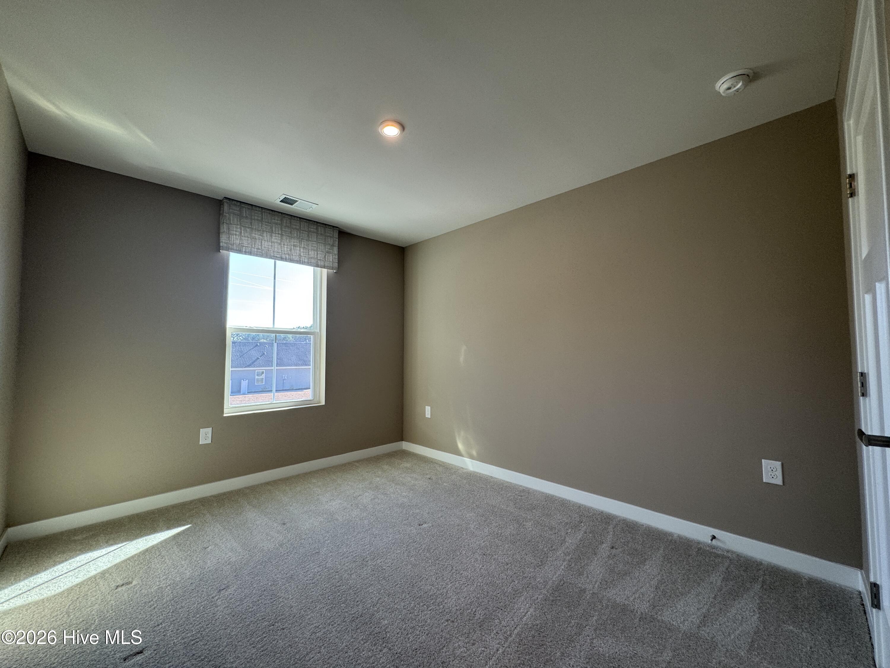 100548726 | Photo 17