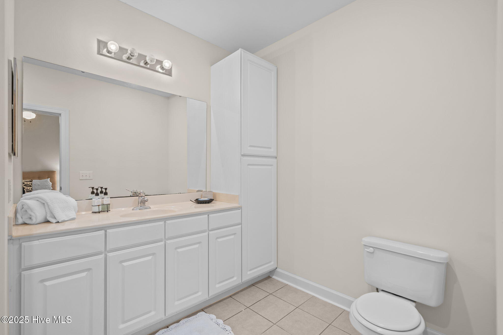 100521738 | Photo 25