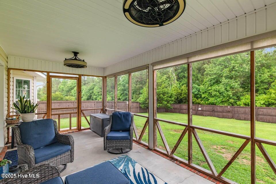 100522391 | Photo 48