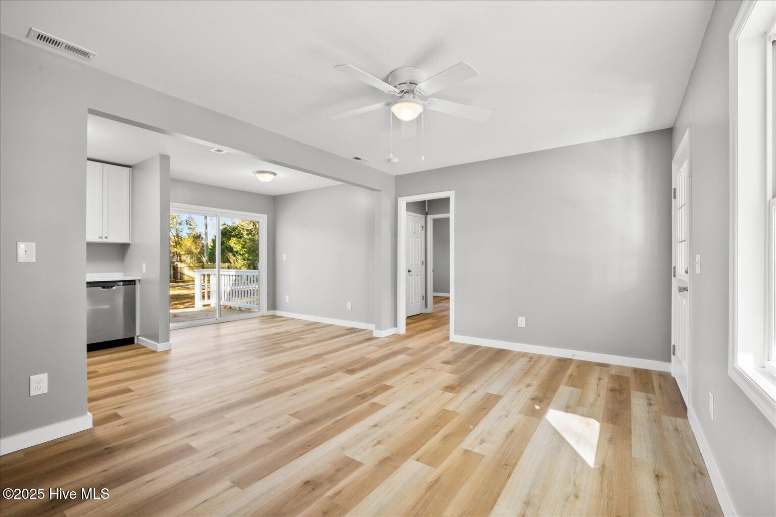 312 Sherwood Road, Jacksonville, NC 28540 – photo 7: 18-IMG_1945