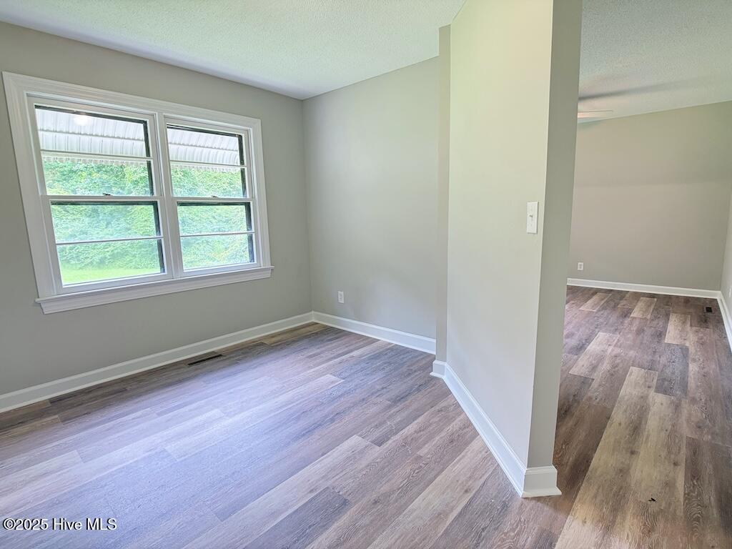 100519170 | Photo 30