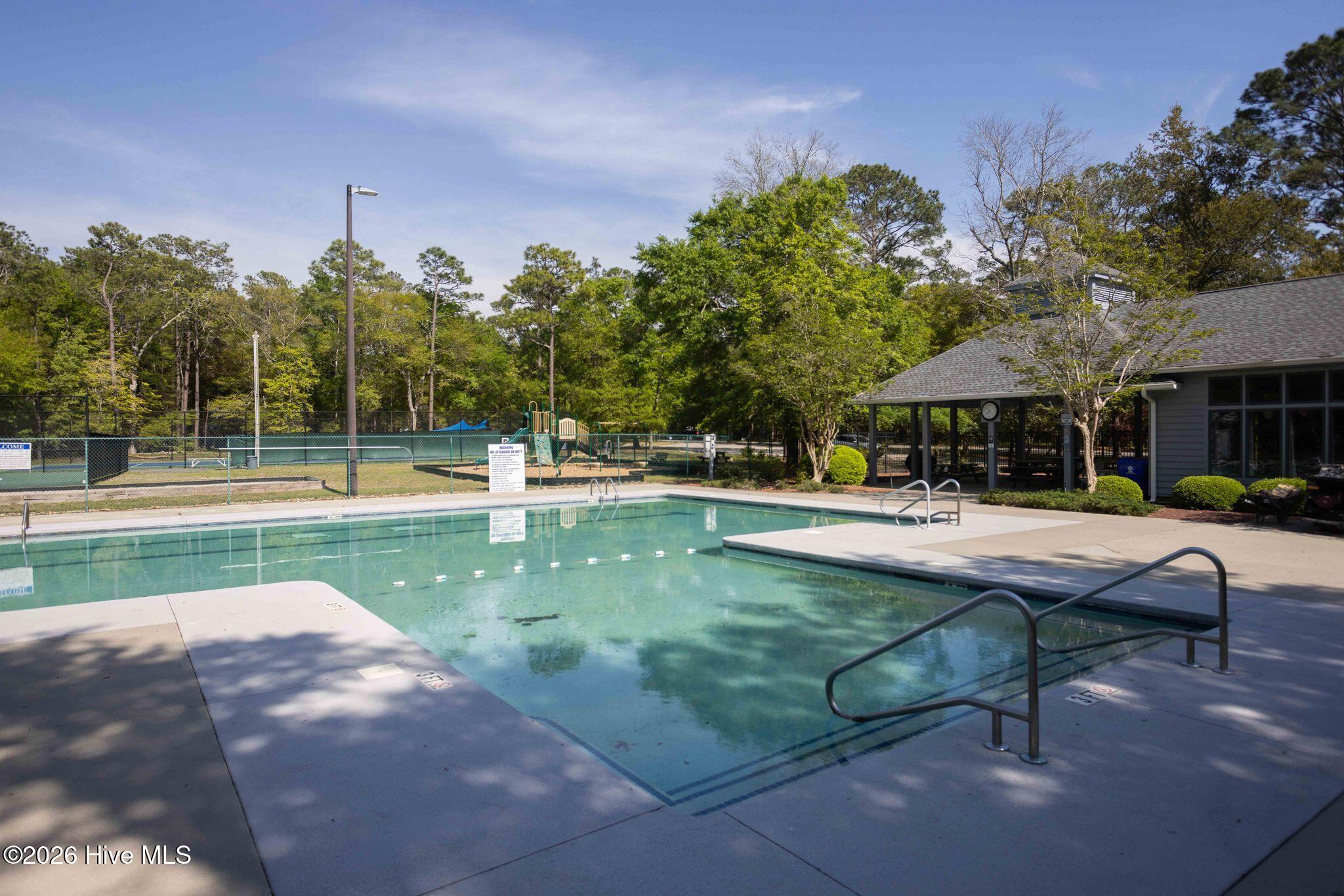 100563683 | Photo 26