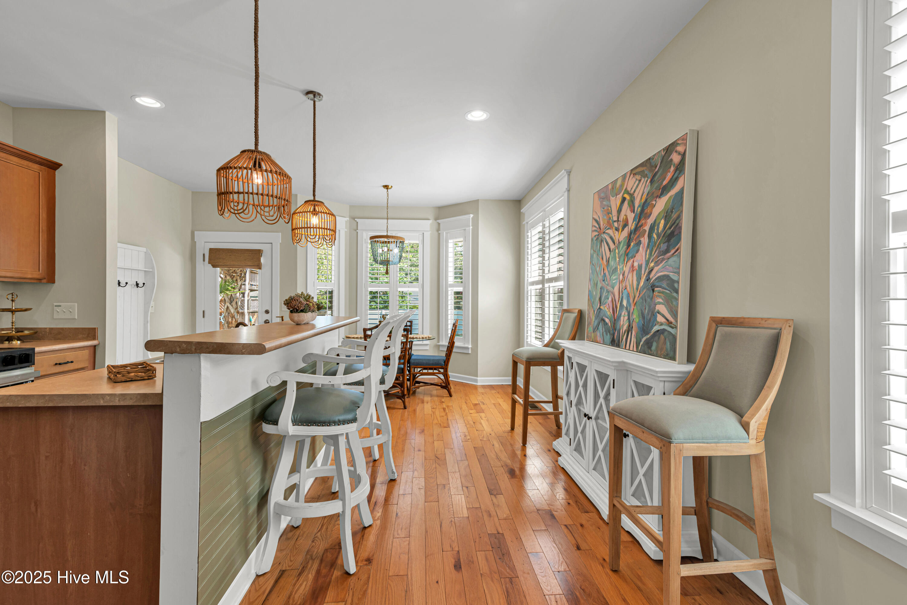 100530224 | Photo 19