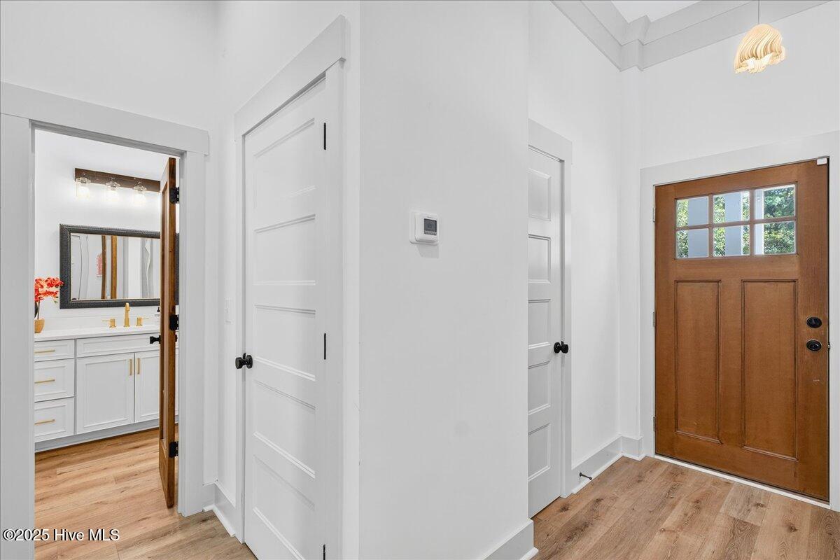 100536911 | Photo 36