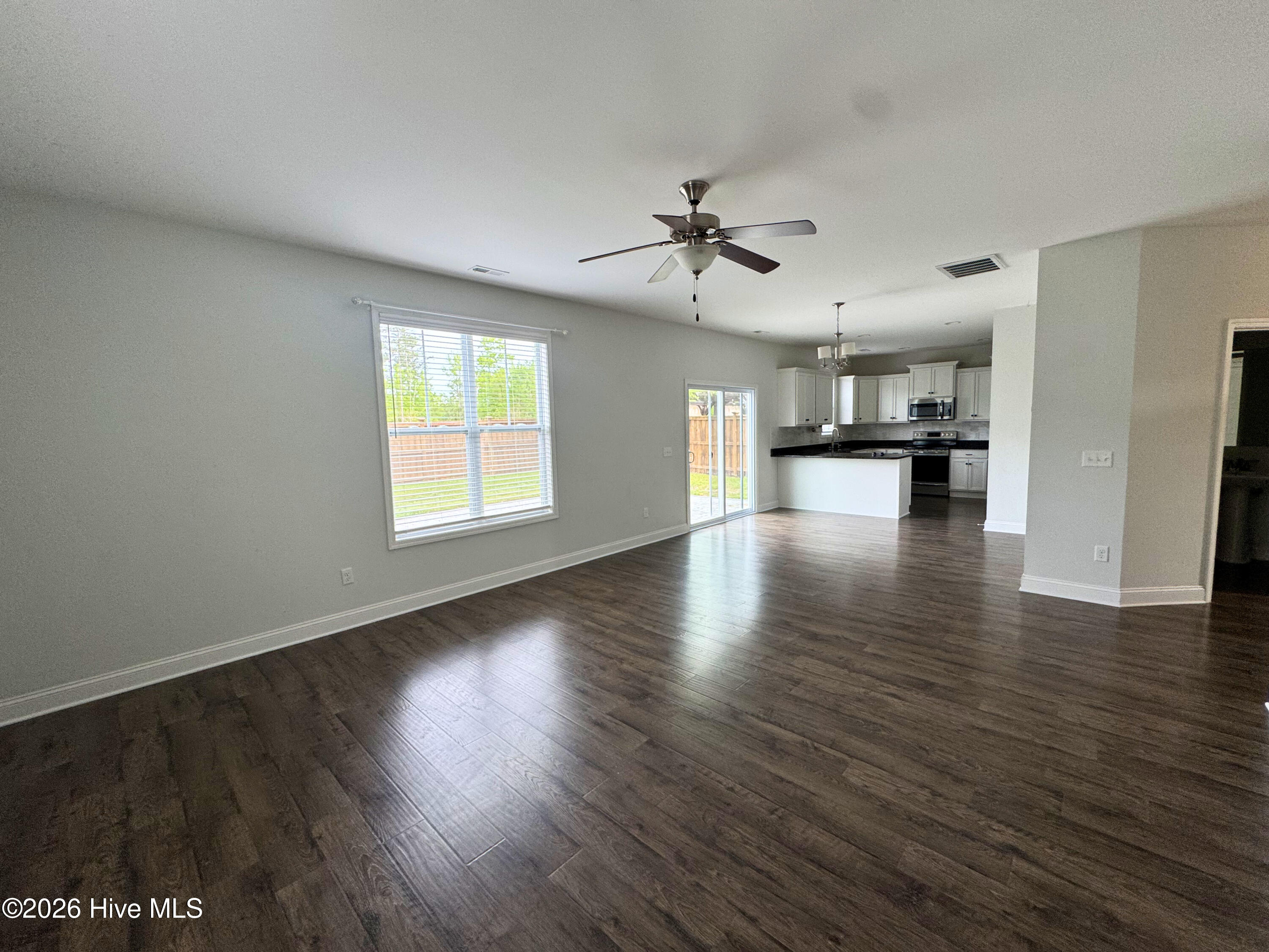 100566006 | Photo 10