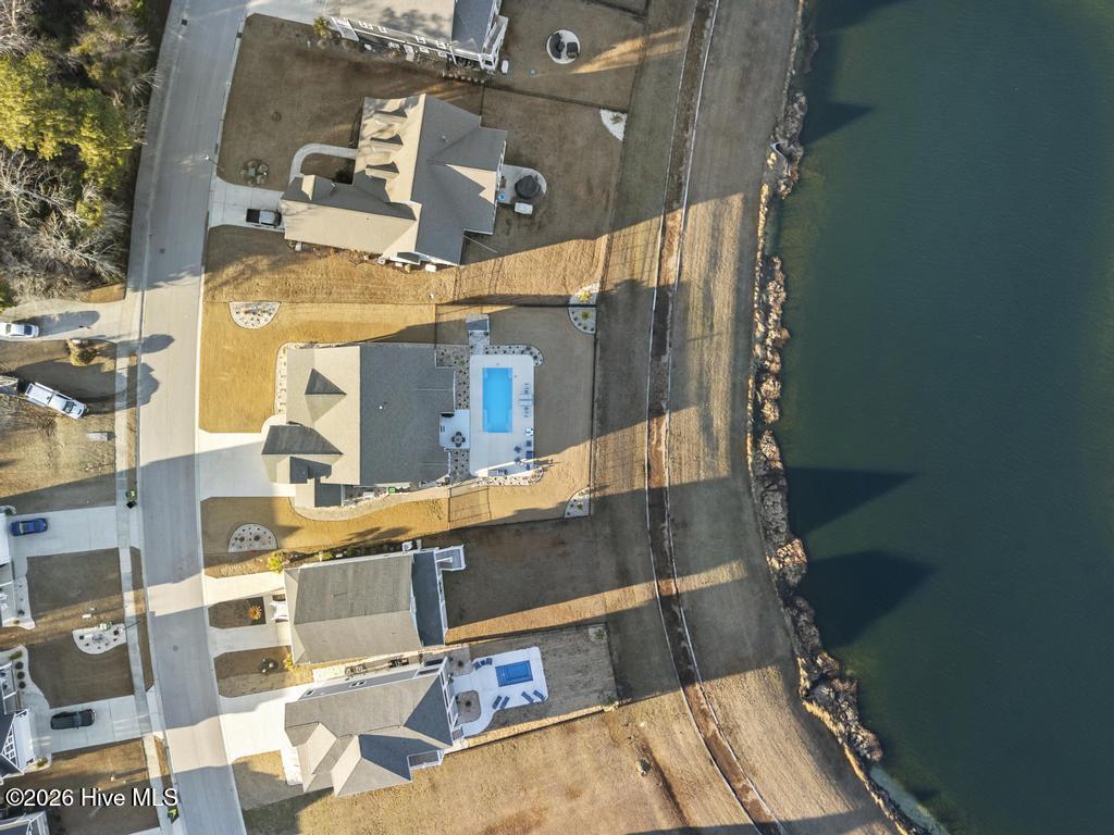 100569844 | Photo 18