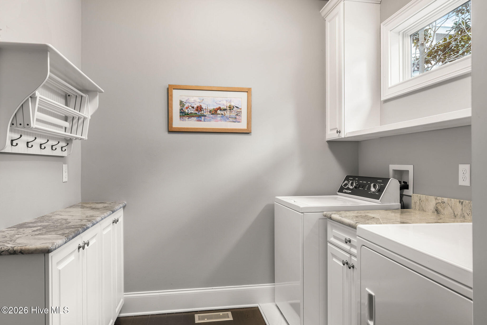 100553604 | Photo 66